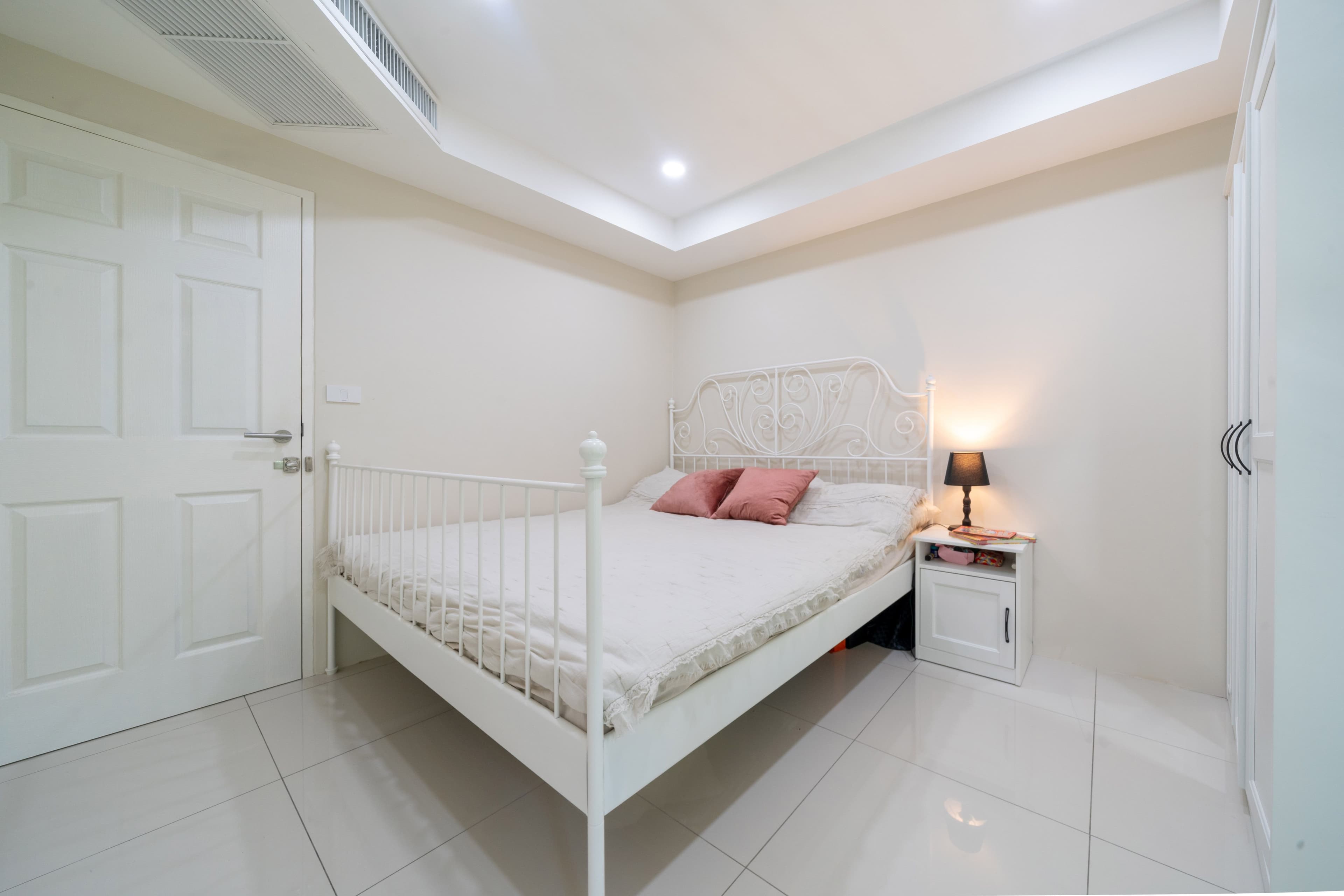 Renovated sea-view condo in a quiet Kata residence U4333062 - image 4