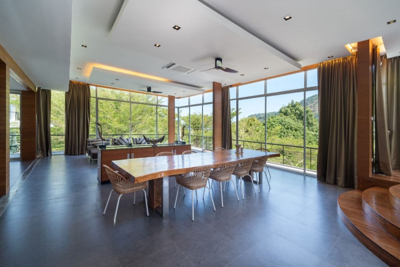 Luxurious 3-Bedroom Penthouse with Spectacular Sea and Mount U1789920