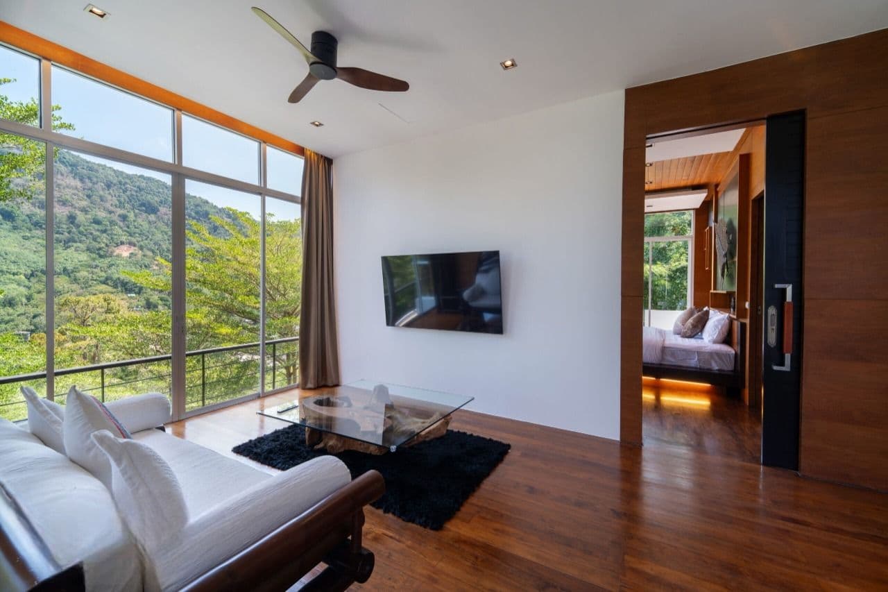 Luxurious 3-Bedroom Penthouse with Spectacular Sea and Mount U1789920 - image 8