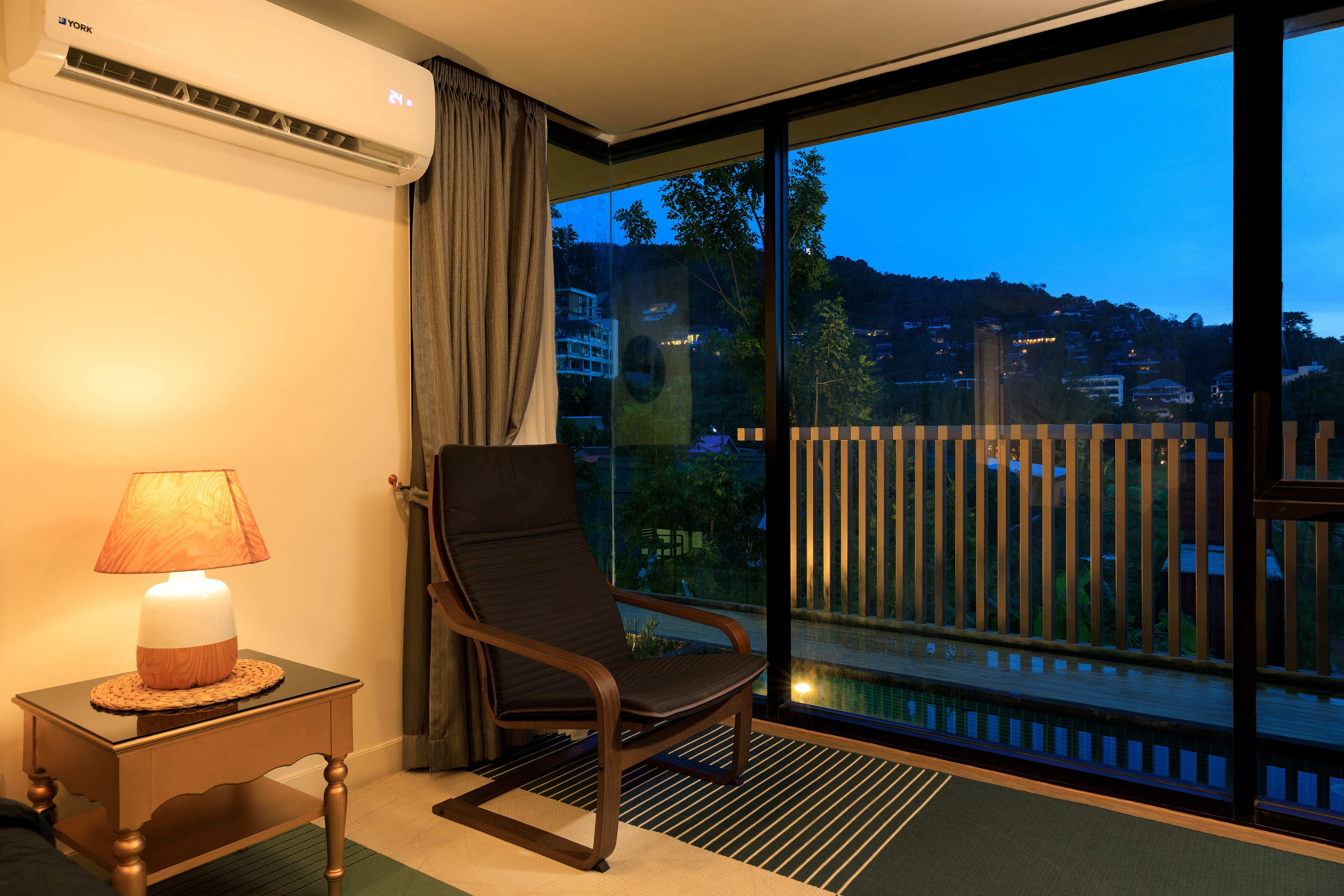 Largest Condo in Aristo. 2 floors, 4 bedrooms U1816236 - image 4