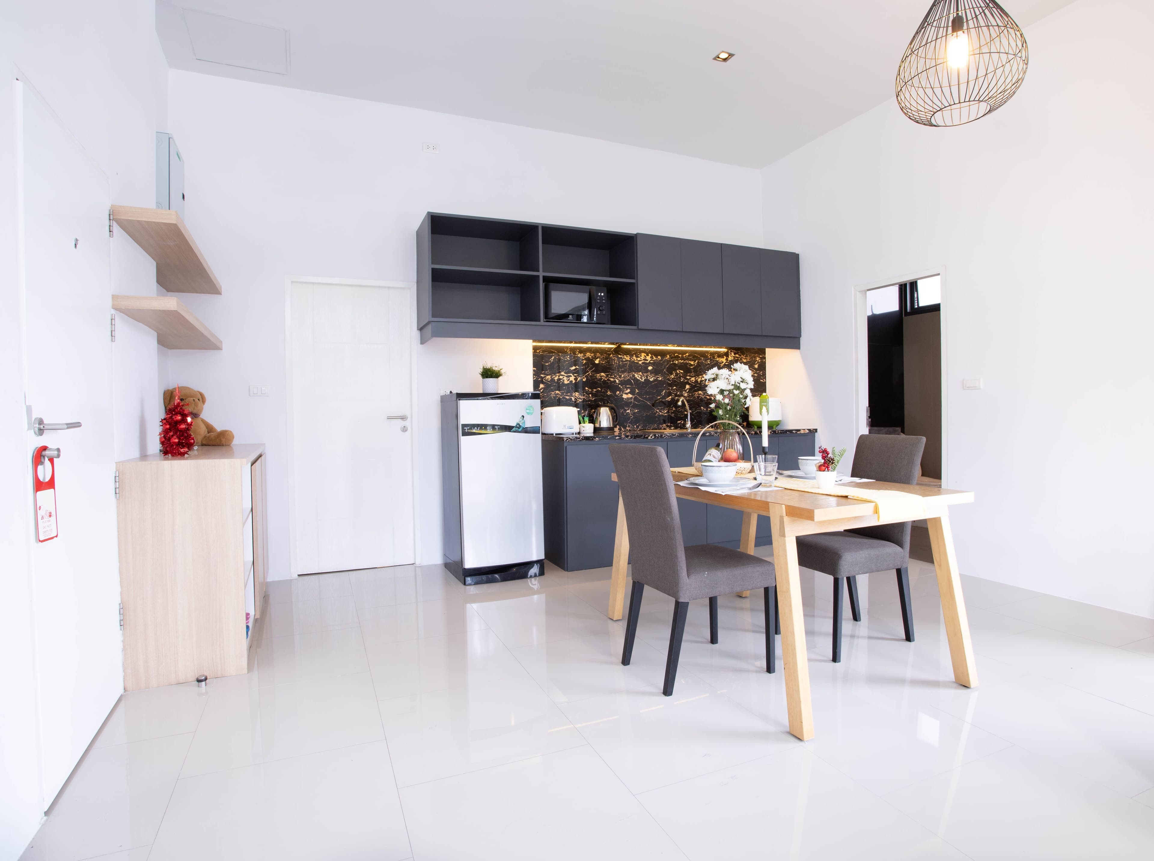 1 Specious Bedroom with Moutain View U5575513 - image 3