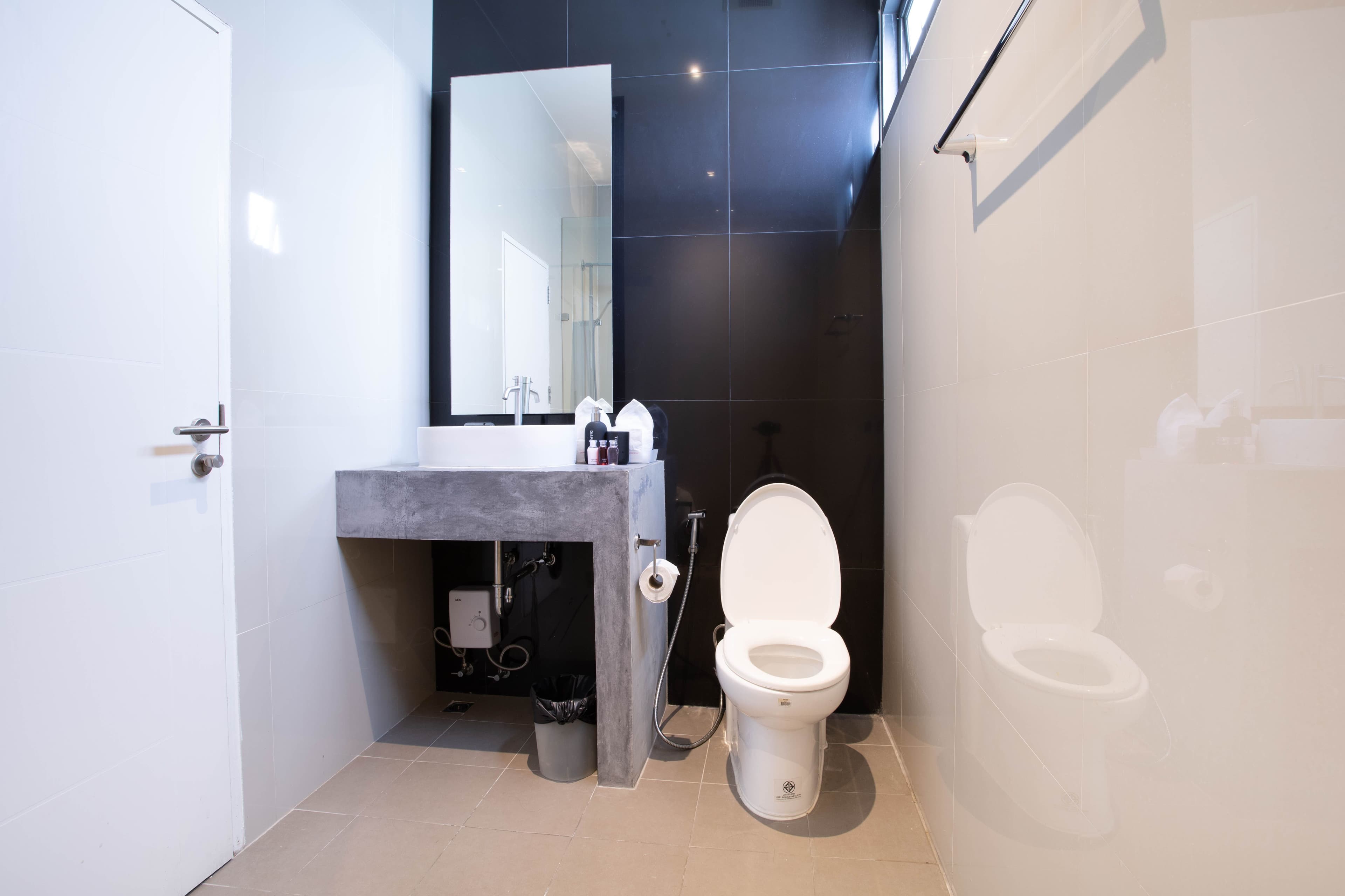 1 Specious Bedroom with Moutain View U5575513 - image 7