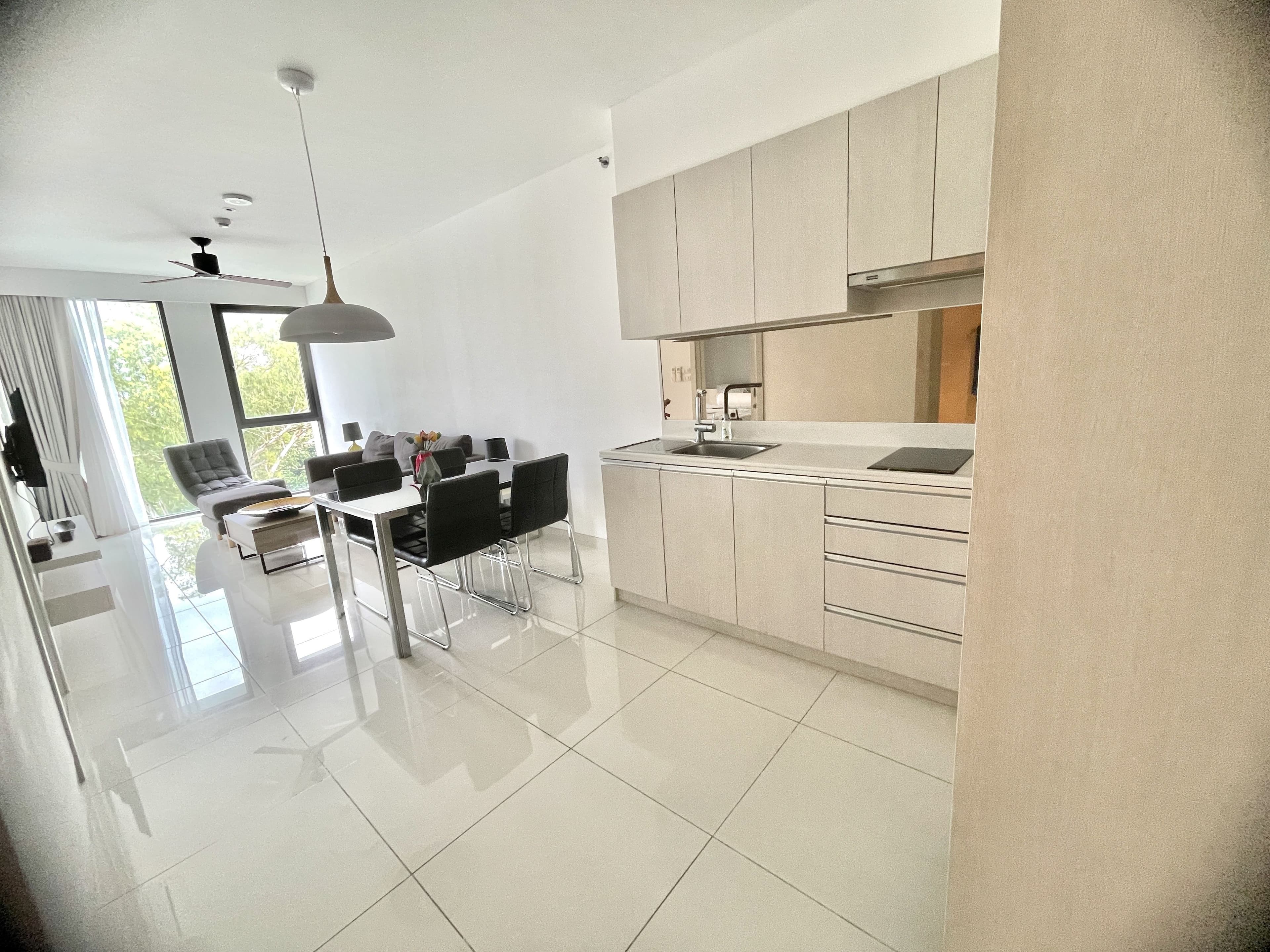 Spacious 1-Bed Condo at Cassia - Laguna Community Lake View U5564705 - image 2