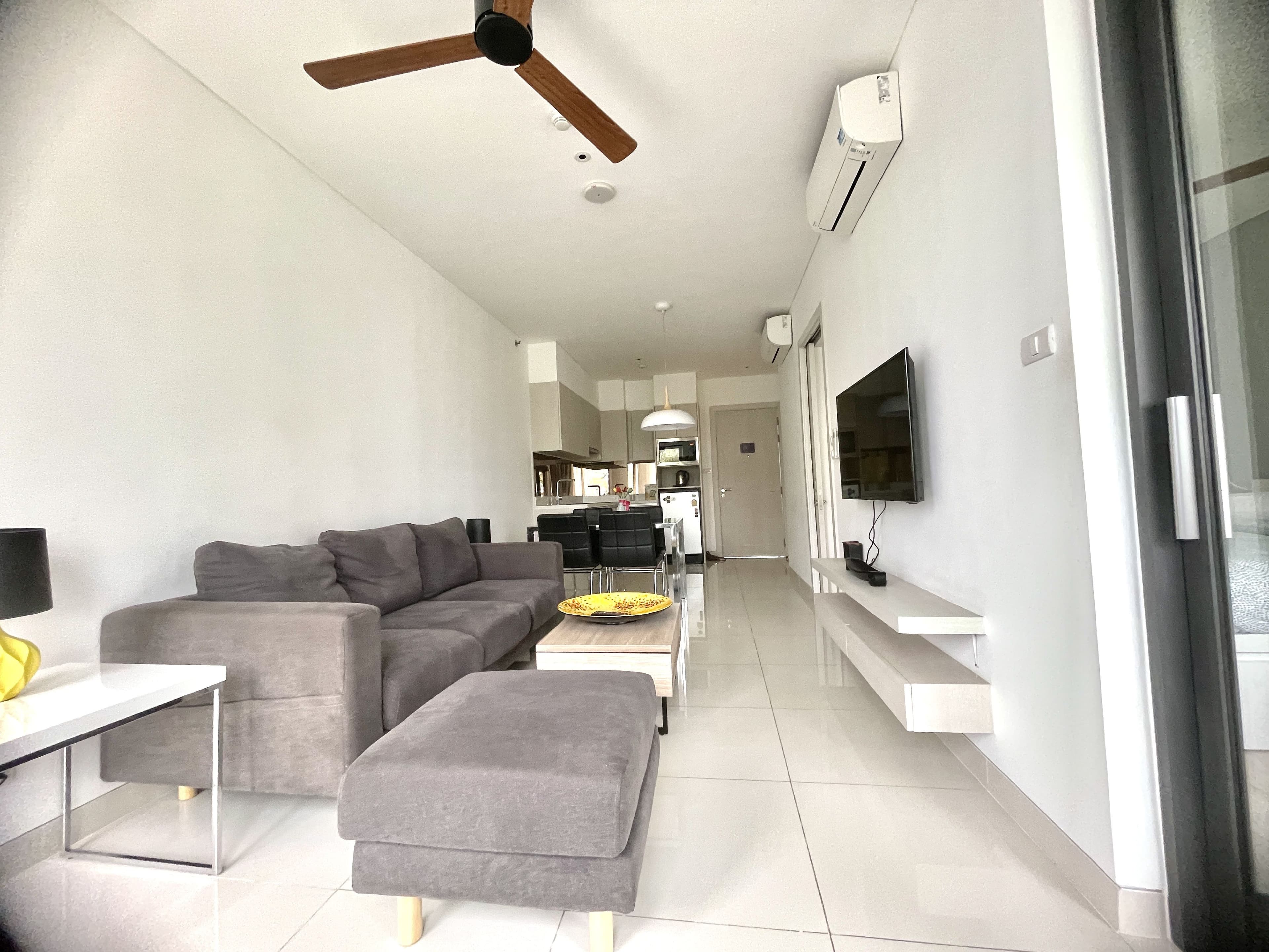 Spacious 1-Bed Condo at Cassia - Laguna Community Lake View U5564705 - image 3