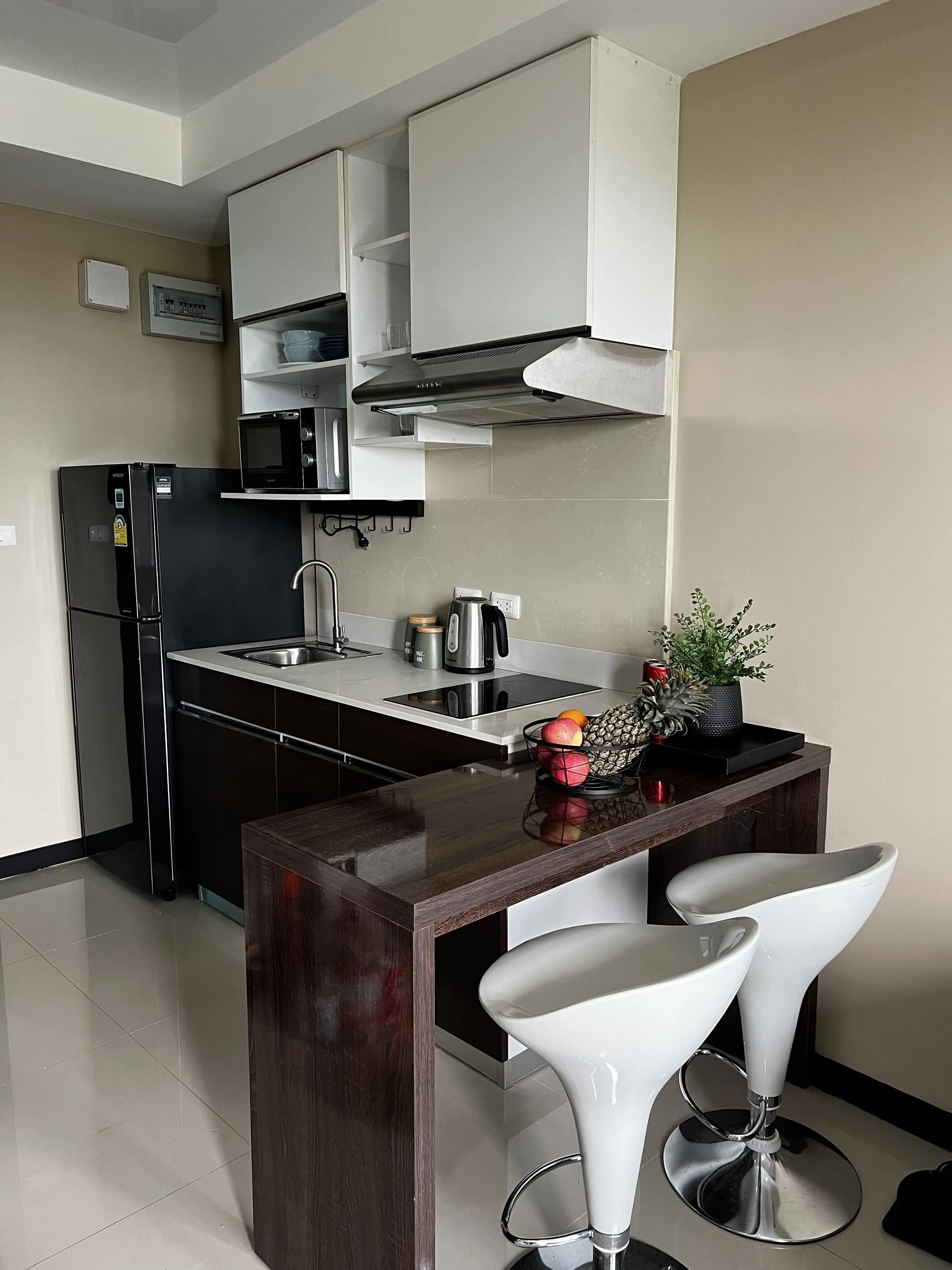 Top-Floor Condo with Stunning Views – Foreign Freehold U2043753 - image 3