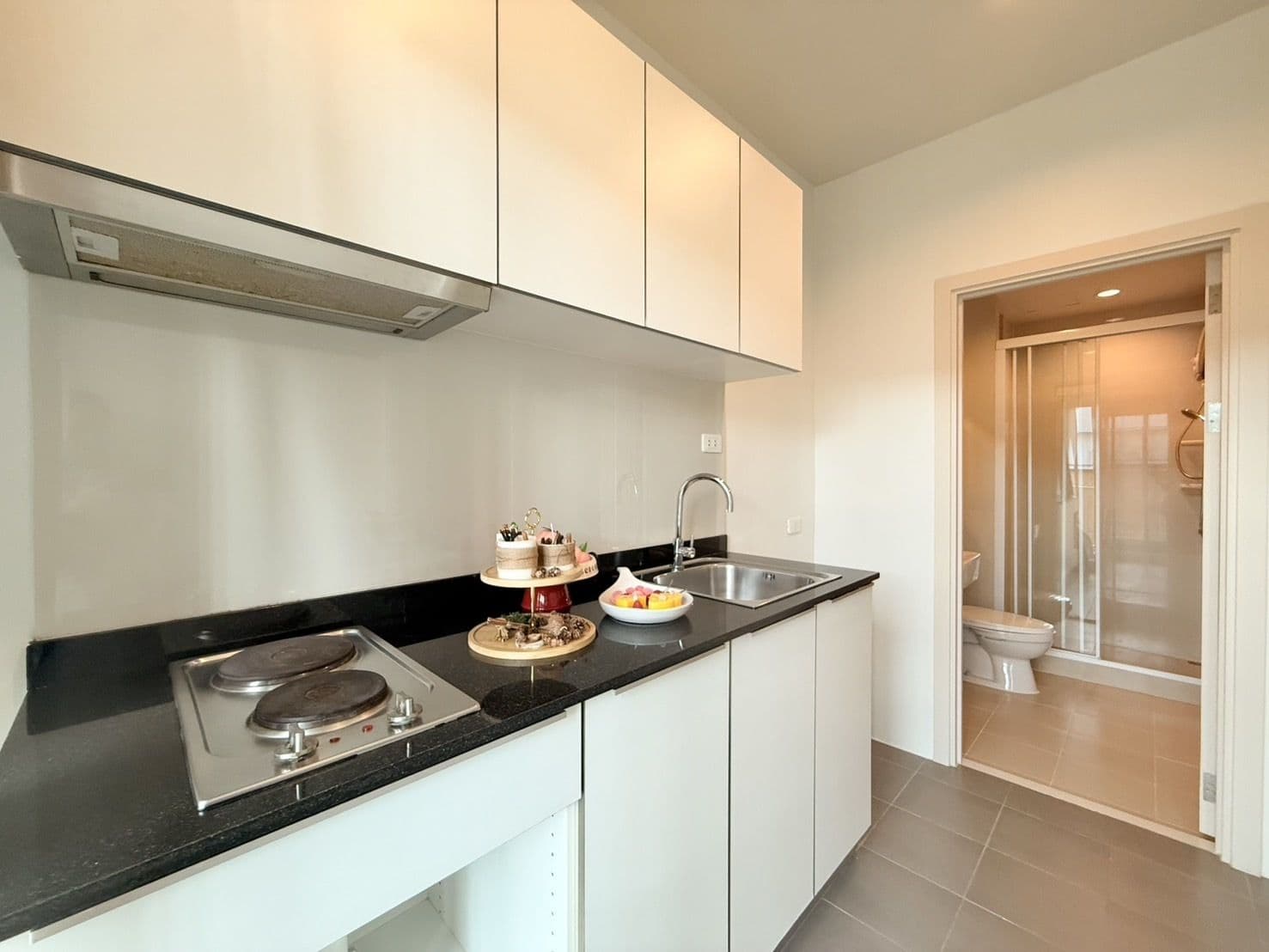 Fully Renovated Condo The Base Downtown | Walk to Central U5379083 - image 6