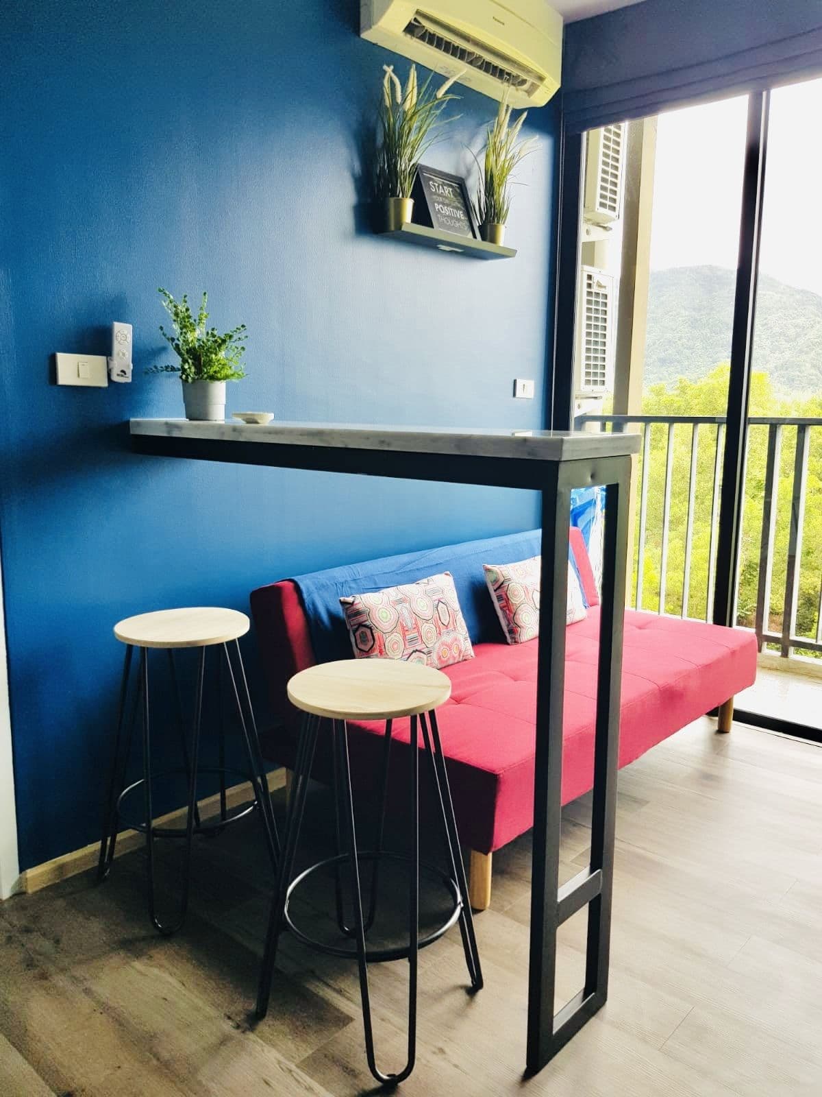 Renovated, Quiet with XL Pool and Gym, 2min Shops U1023546 - image 3