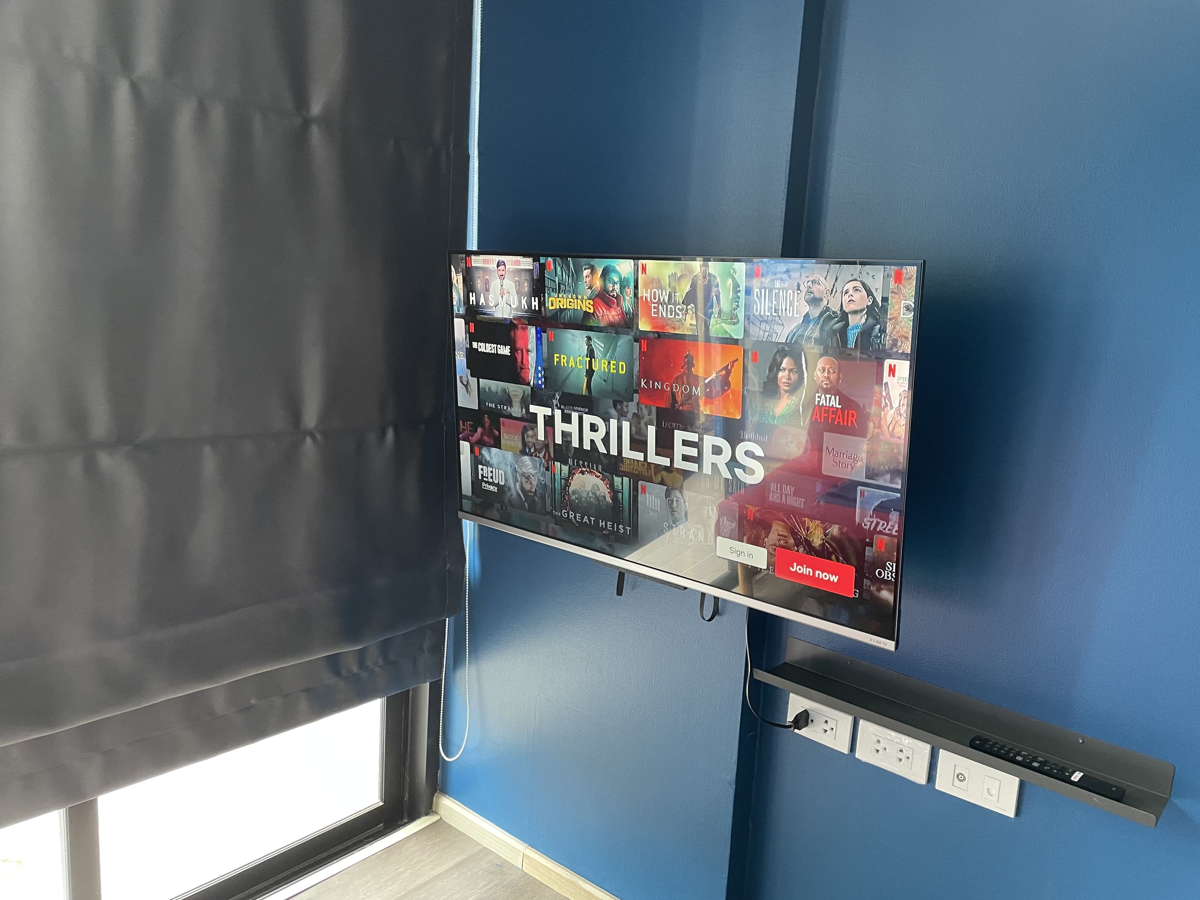 Renovated, Quiet with XL Pool and Gym, 2min Shops U1023546 - image 6