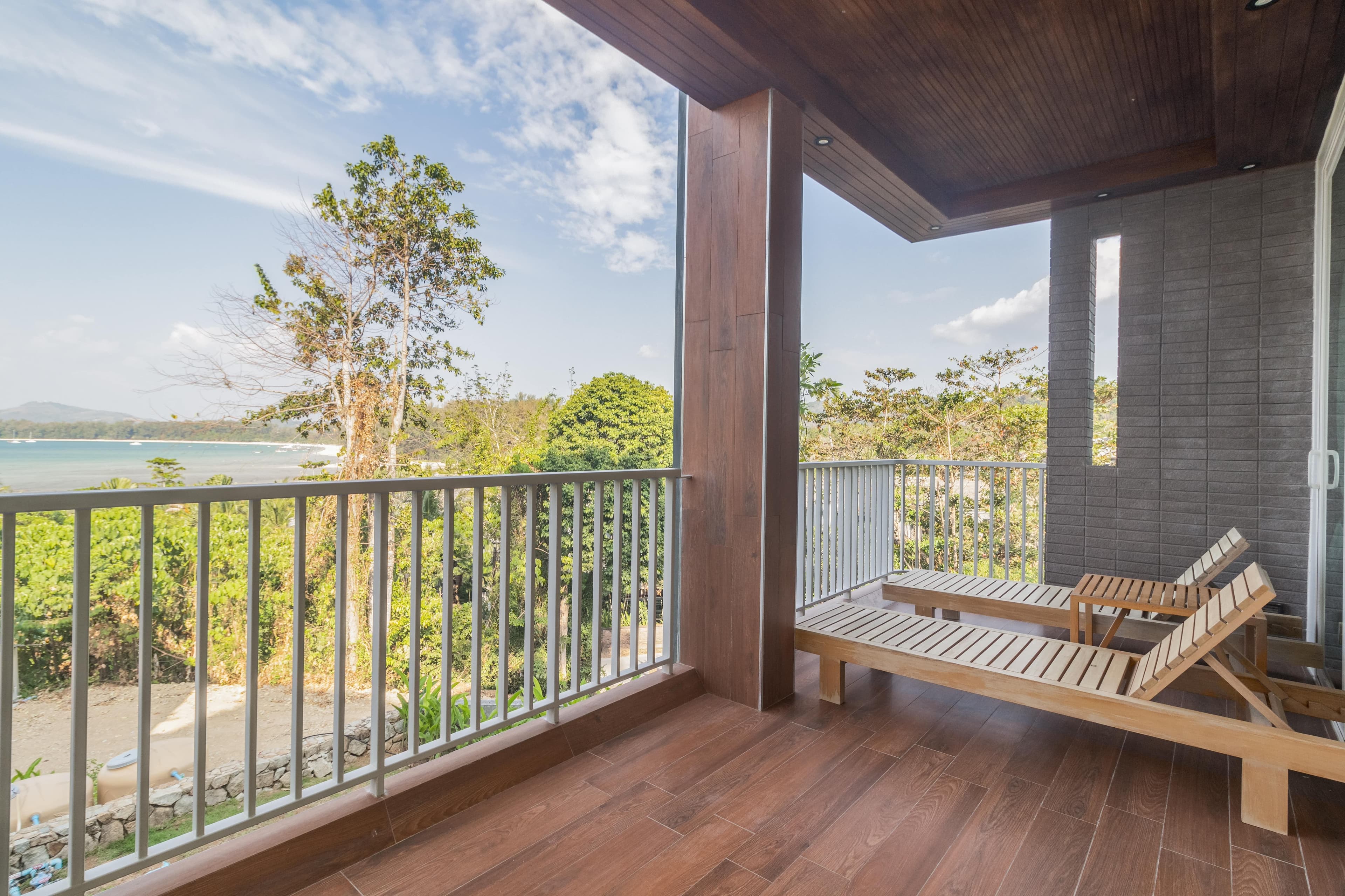 Unique Beachfront Seaview 2 Bedroom Condo For Sale U5341588 - image 2