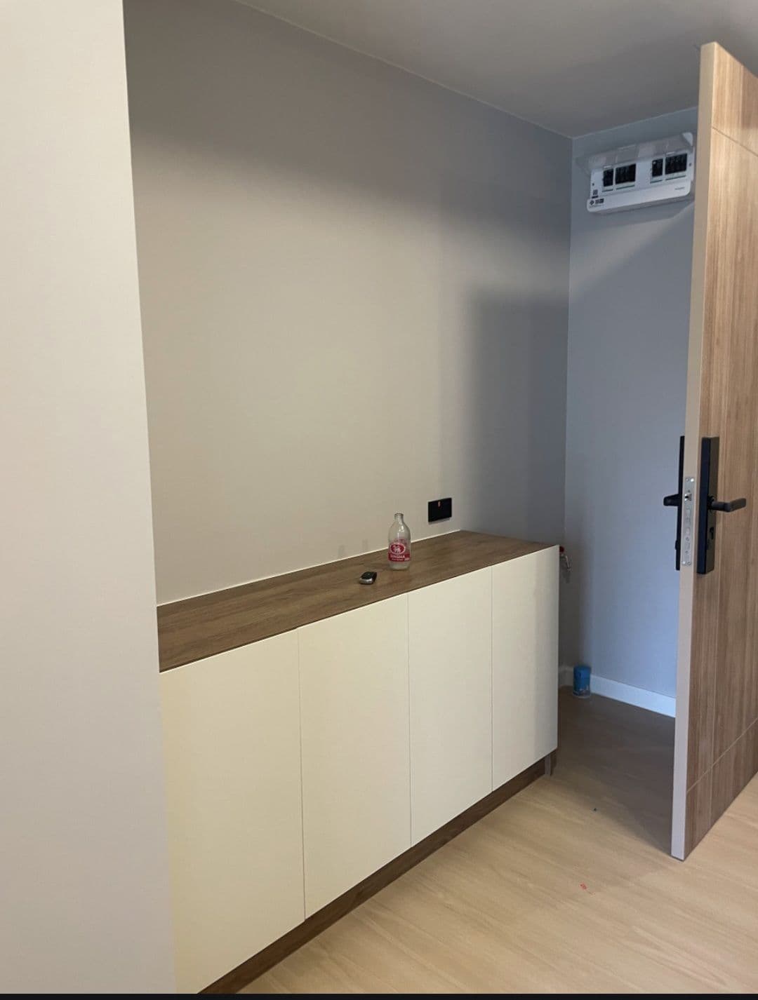 Until Conner room and private. U5552437 - image 3