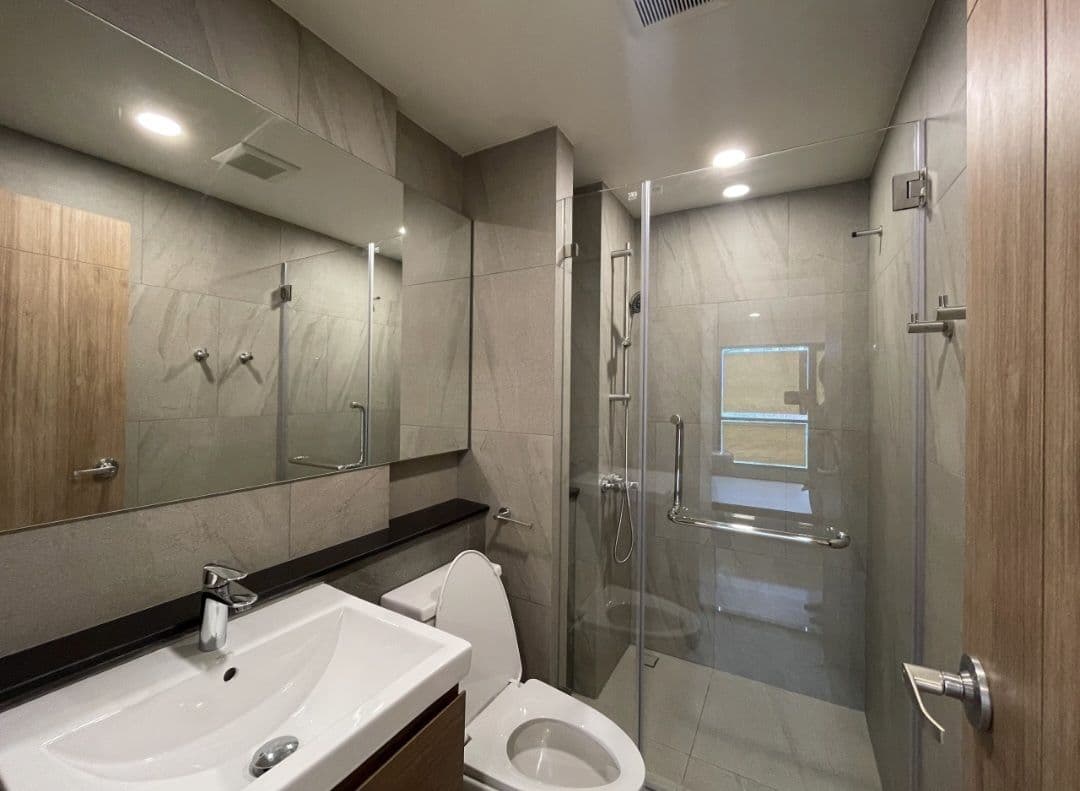 Until Conner room and private. U5552437 - image 4