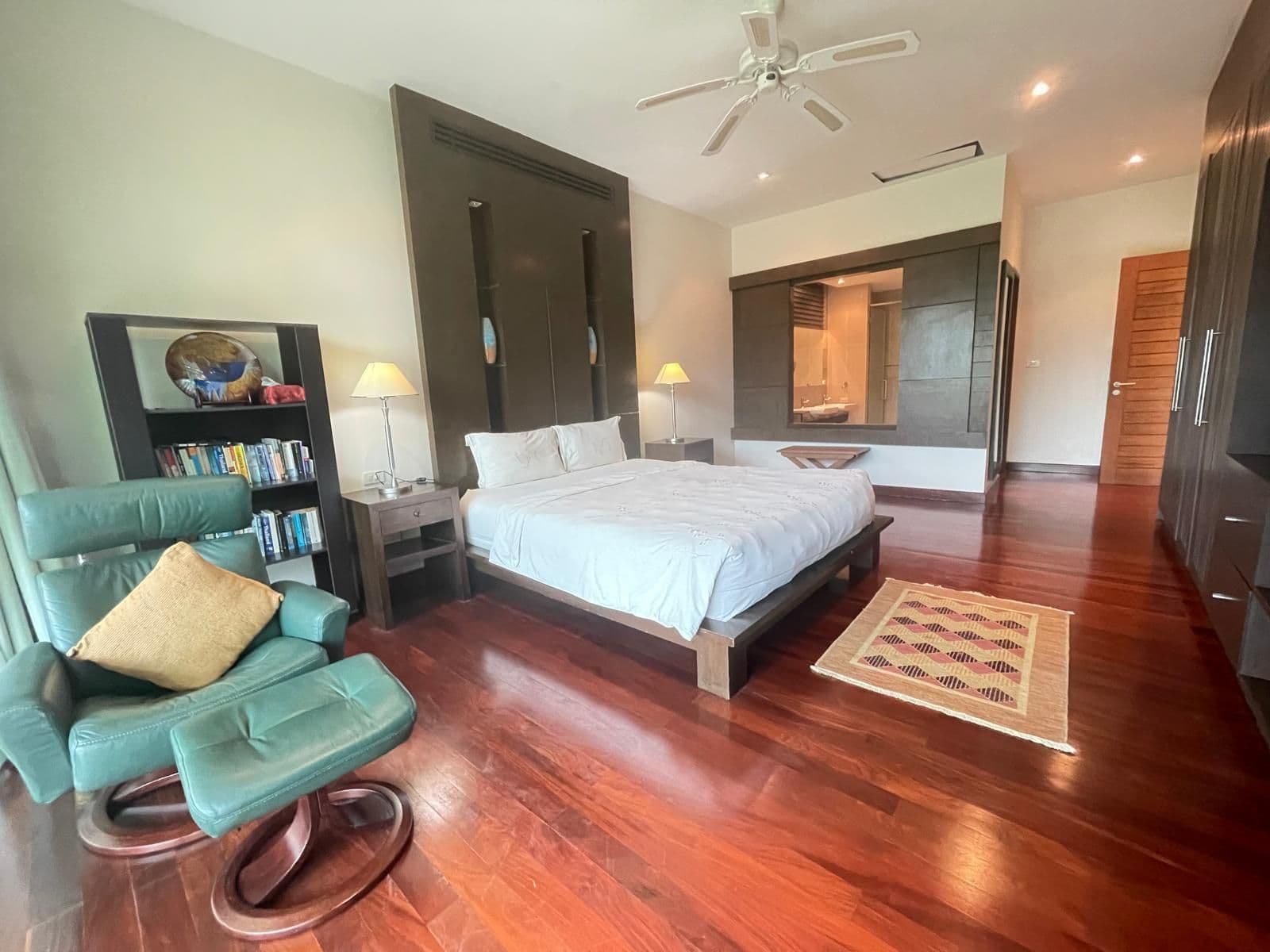 Layan Gardens Beautiful Enlarged 3 Bedroom Condo U2004006 - image 6