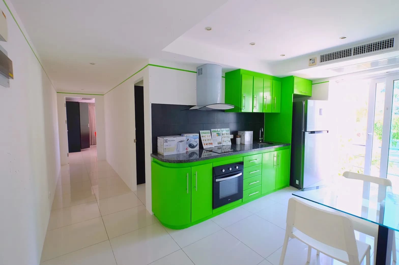 Fully renovated 2 Bedroom condo with Sea View U1104486 - image 4