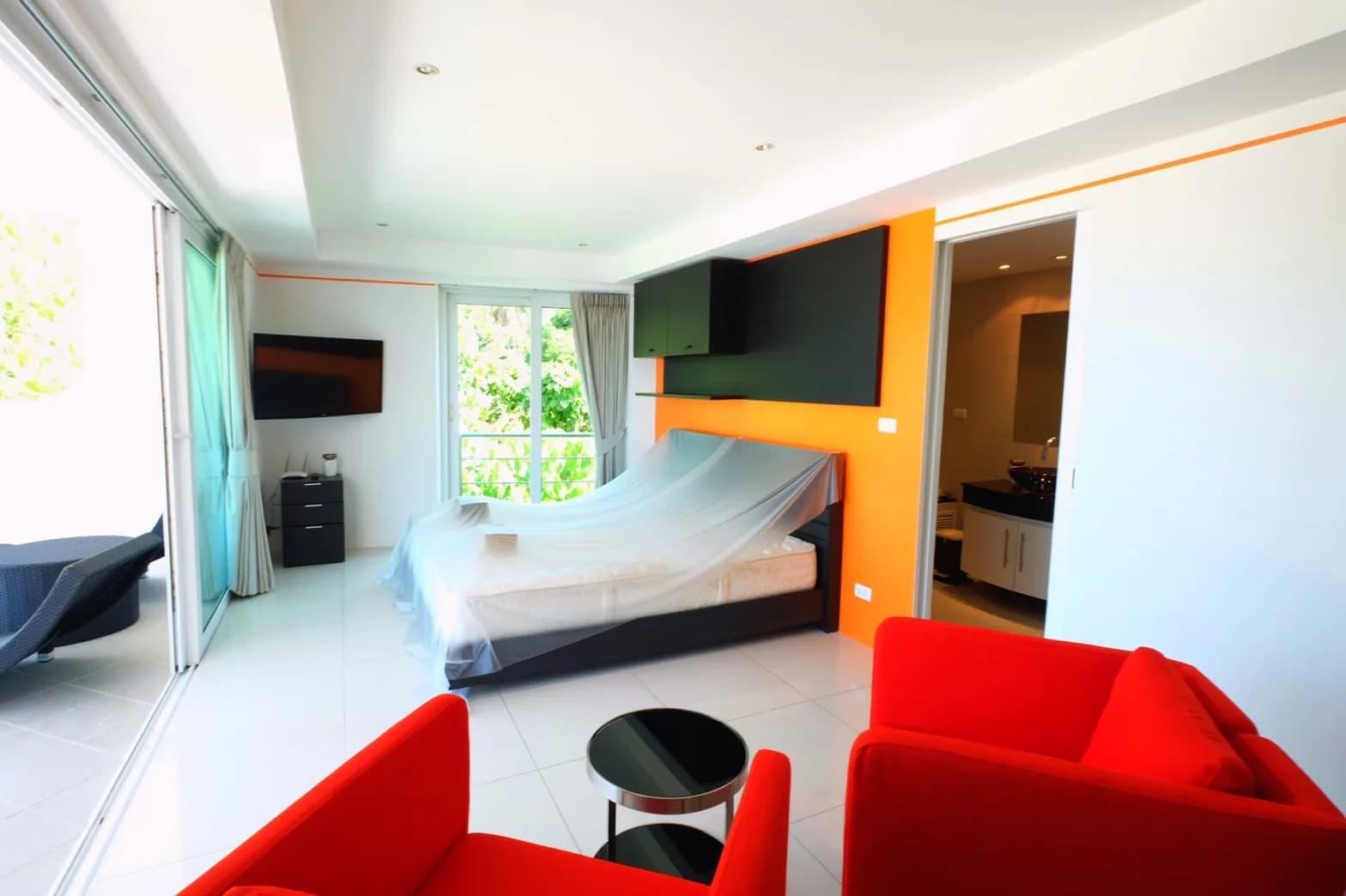 Fully renovated 2 Bedroom condo with Sea View U1104486 - image 7