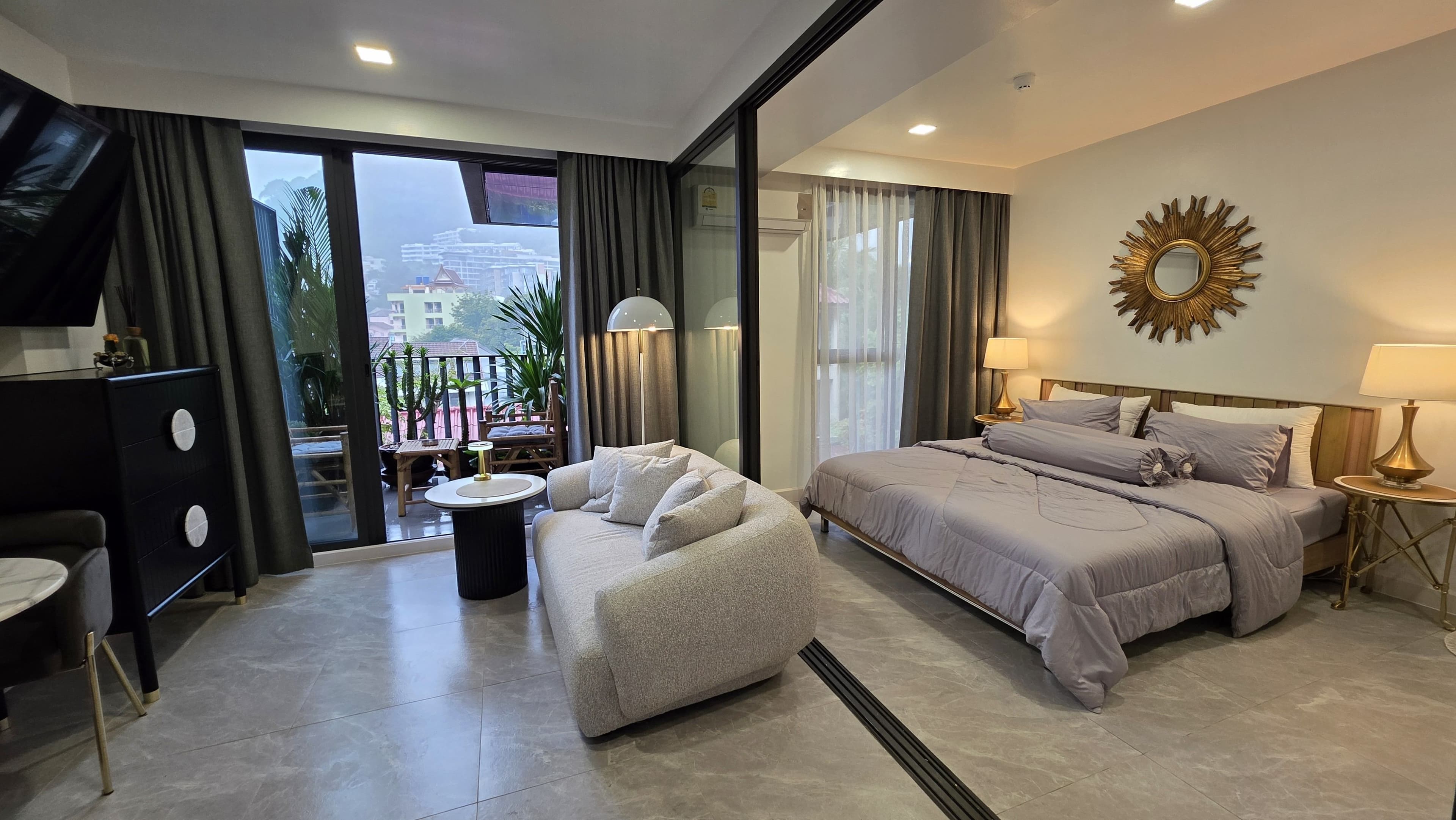 1 Bedroom Condo for sale at The Deck Patong U5367940