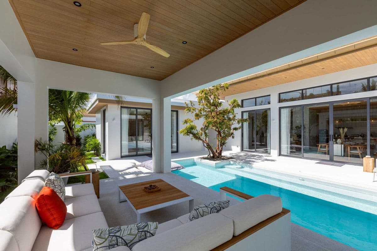 Luxury Pool Villa for Sale in Mai Khao, Near the Airport 404 sq.m. - image 2