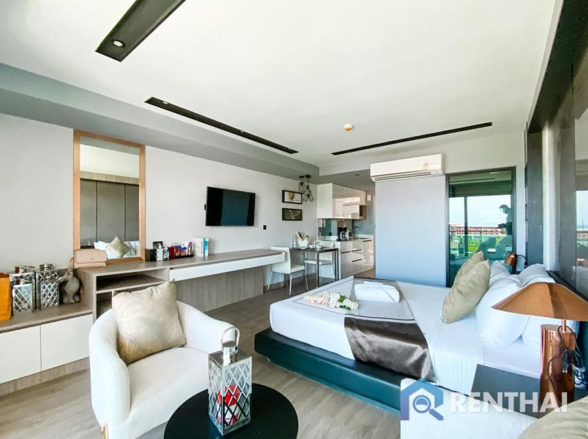 Luxurious Fully-Furnished Studio in Vip Karon, Phuket, with Top Amenities