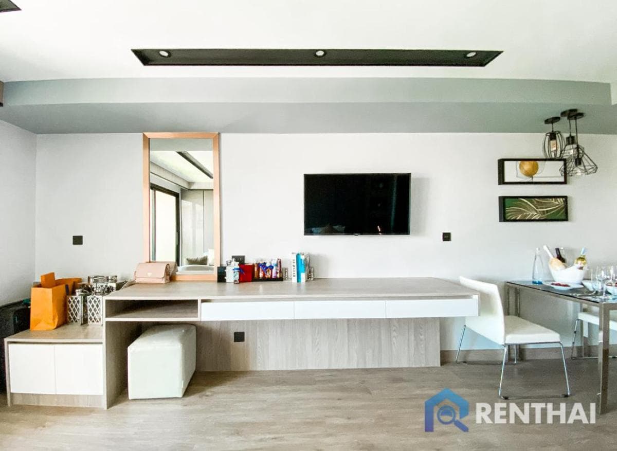 Luxurious Fully-Furnished Studio in Vip Karon, Phuket, with Top Amenities - image 2