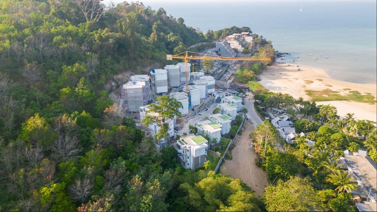 Beachfront Bliss Phuket – Ultimate Luxury Beachfront Condominium Live Your Beachfront Dream while Investing in a Seaside Paradise – Just One Step to the Beach with a Secure 6% ROI for 10 Years. - image 3