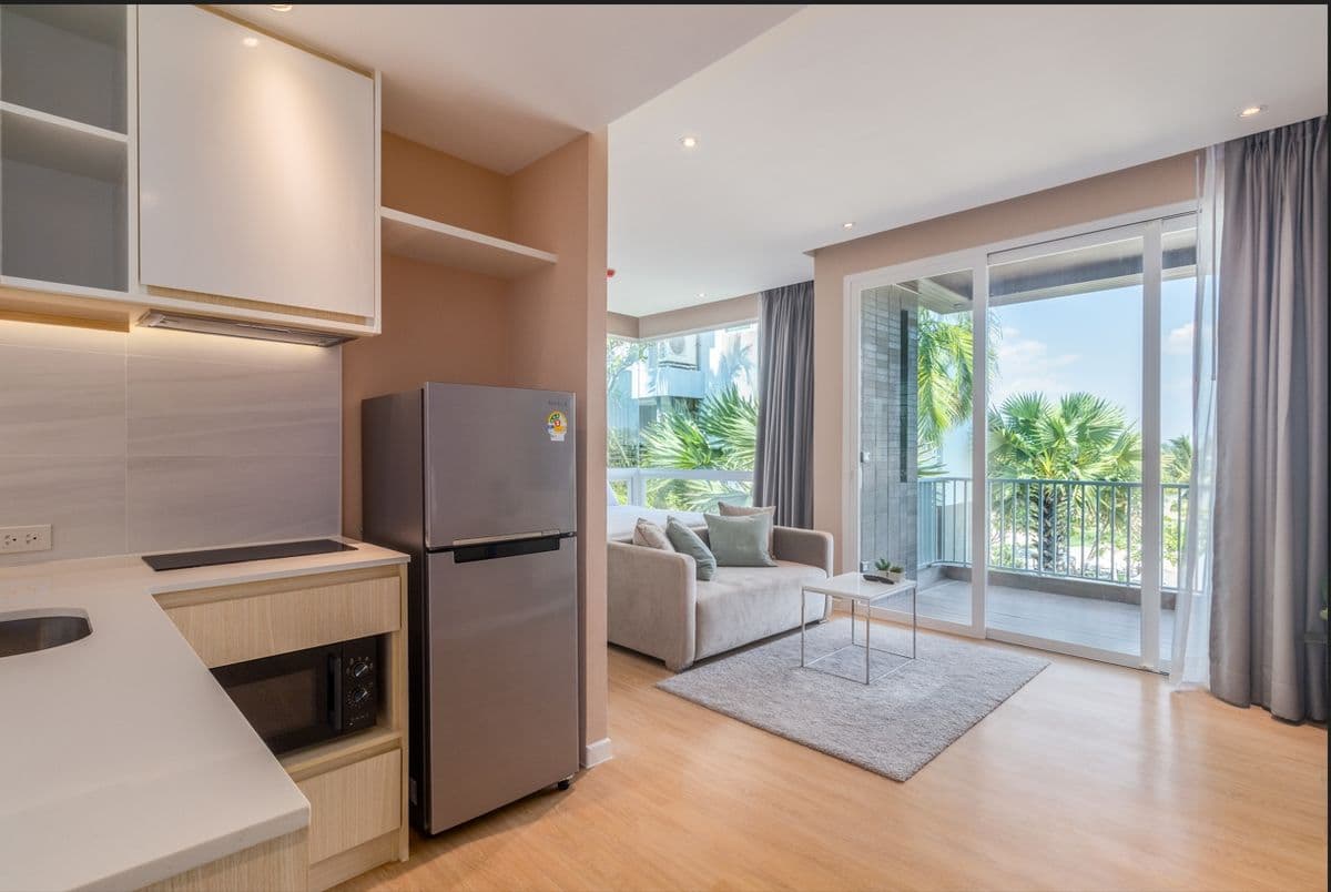 Beachfront Bliss Phuket – Ultimate Luxury Beachfront Condominium Live Your Beachfront Dream while Investing in a Seaside Paradise – Just One Step to the Beach with a Secure 6% ROI for 10 Years. - image 6