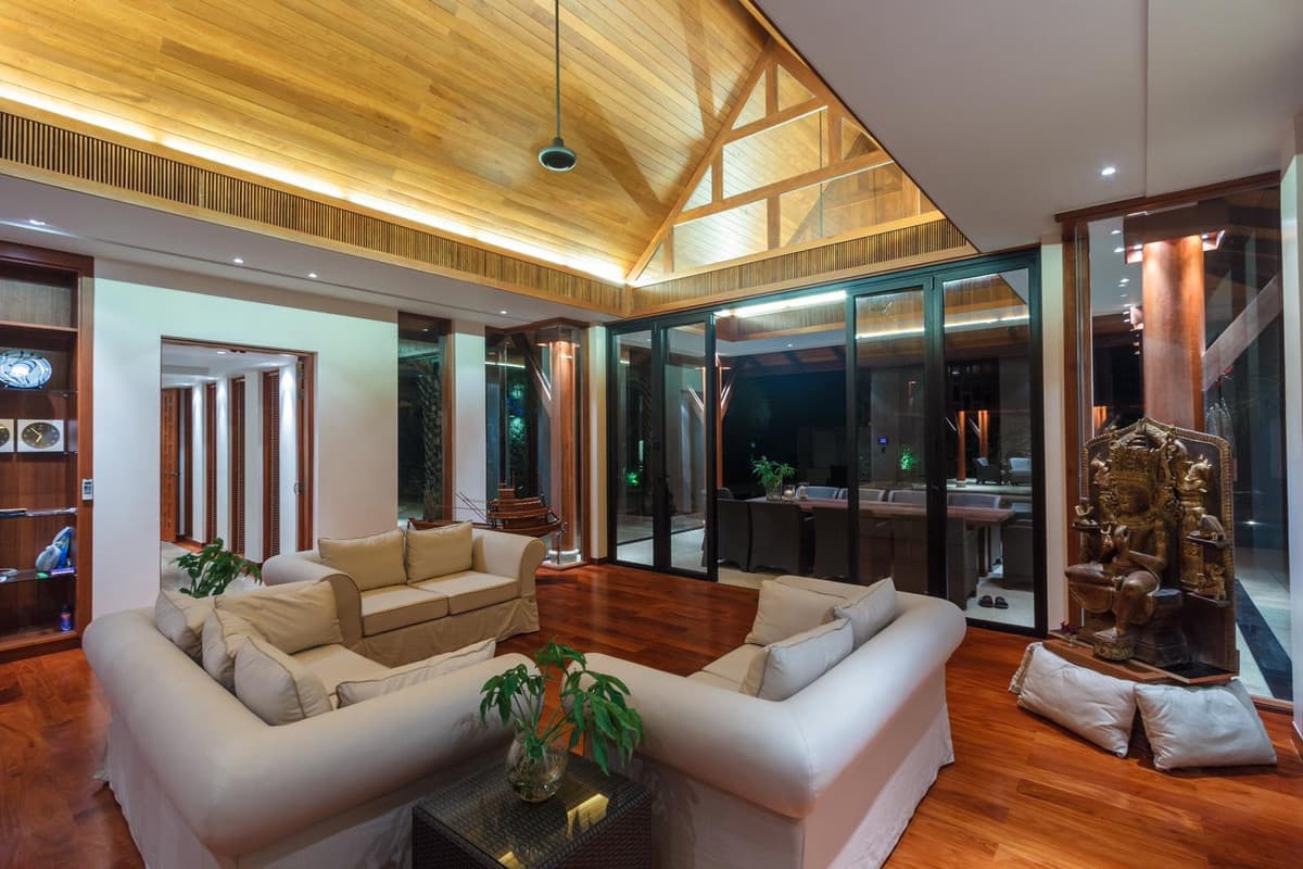 6-Bedroom Pool Villa on 2,442 SQ.M. Freehold Land – Cherng Talay - U5646683 - image 2