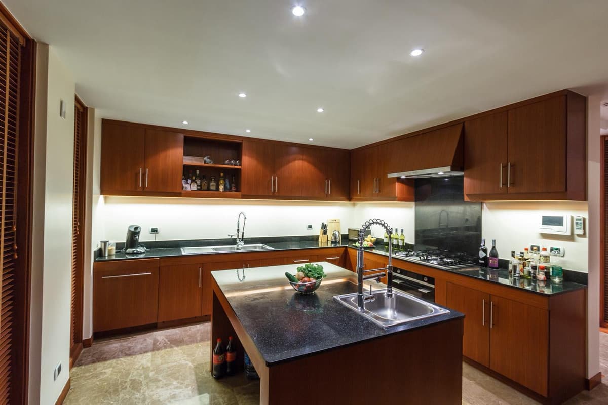 6-Bedroom Pool Villa on 2,442 SQ.M. Freehold Land – Cherng Talay - U5646683 - image 3