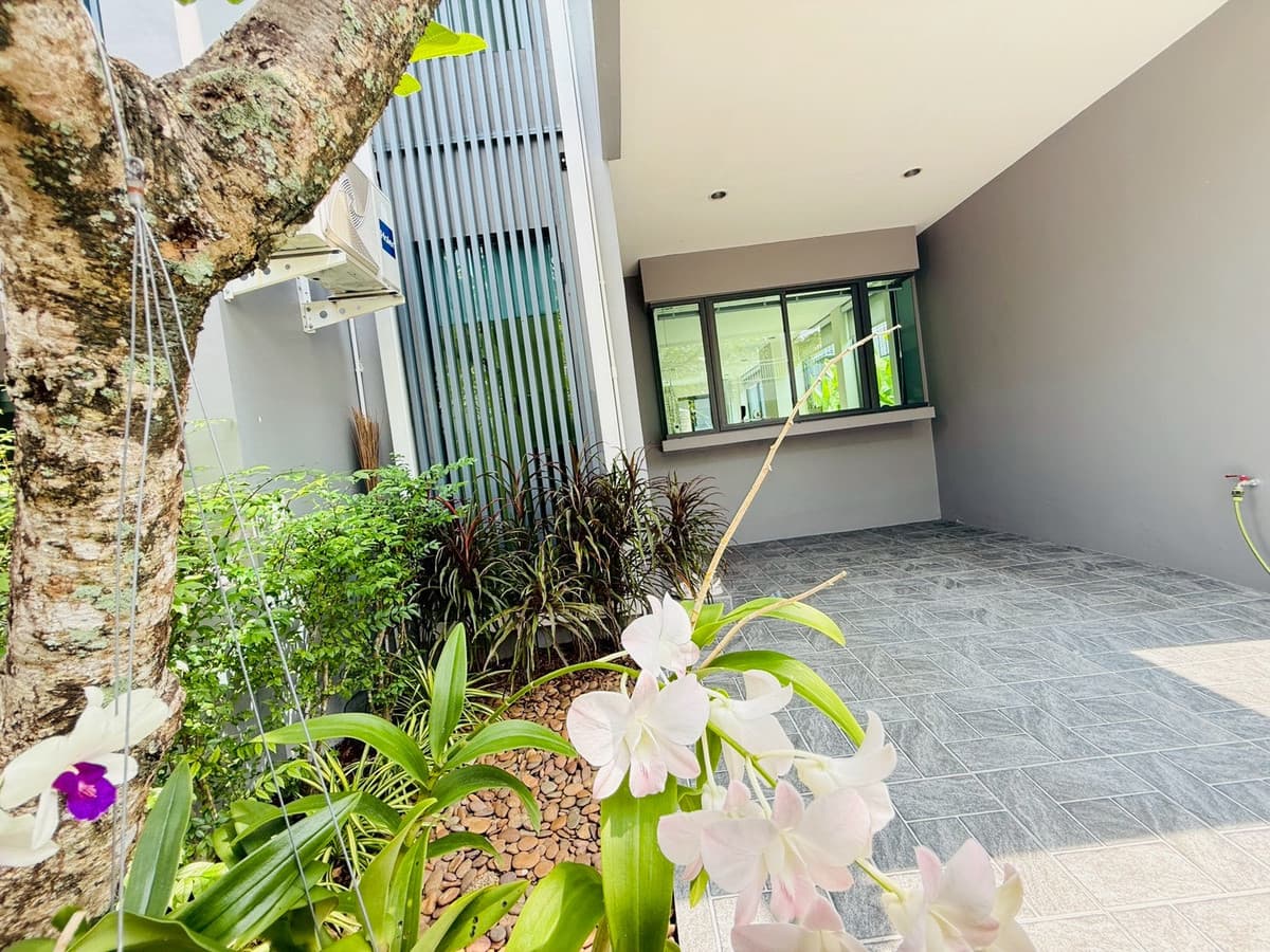 🏡 East Bangtao Ville, Modern Newly Renovated Corner Townhouse for Sale,  Prime Location Near Beach - image 7