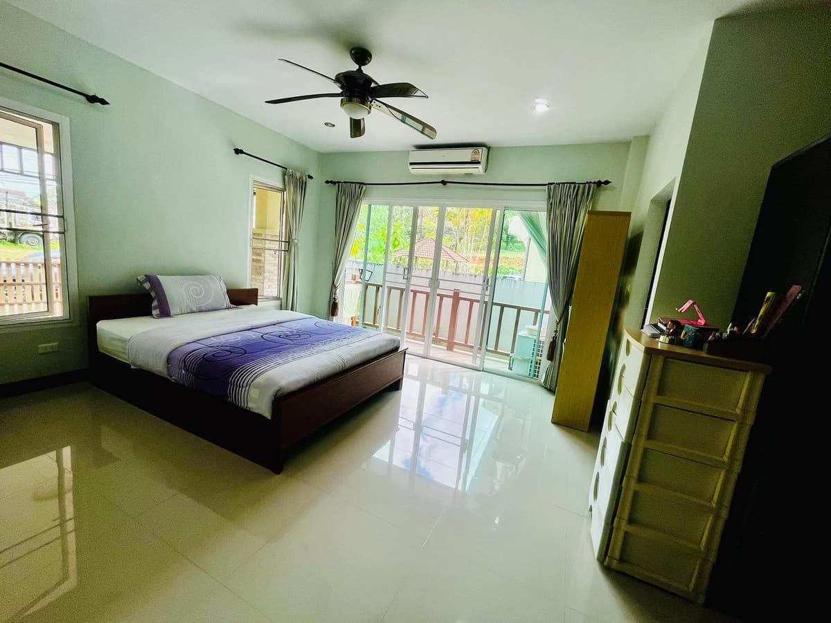 large detached house With 5 rooms for rent - image 8