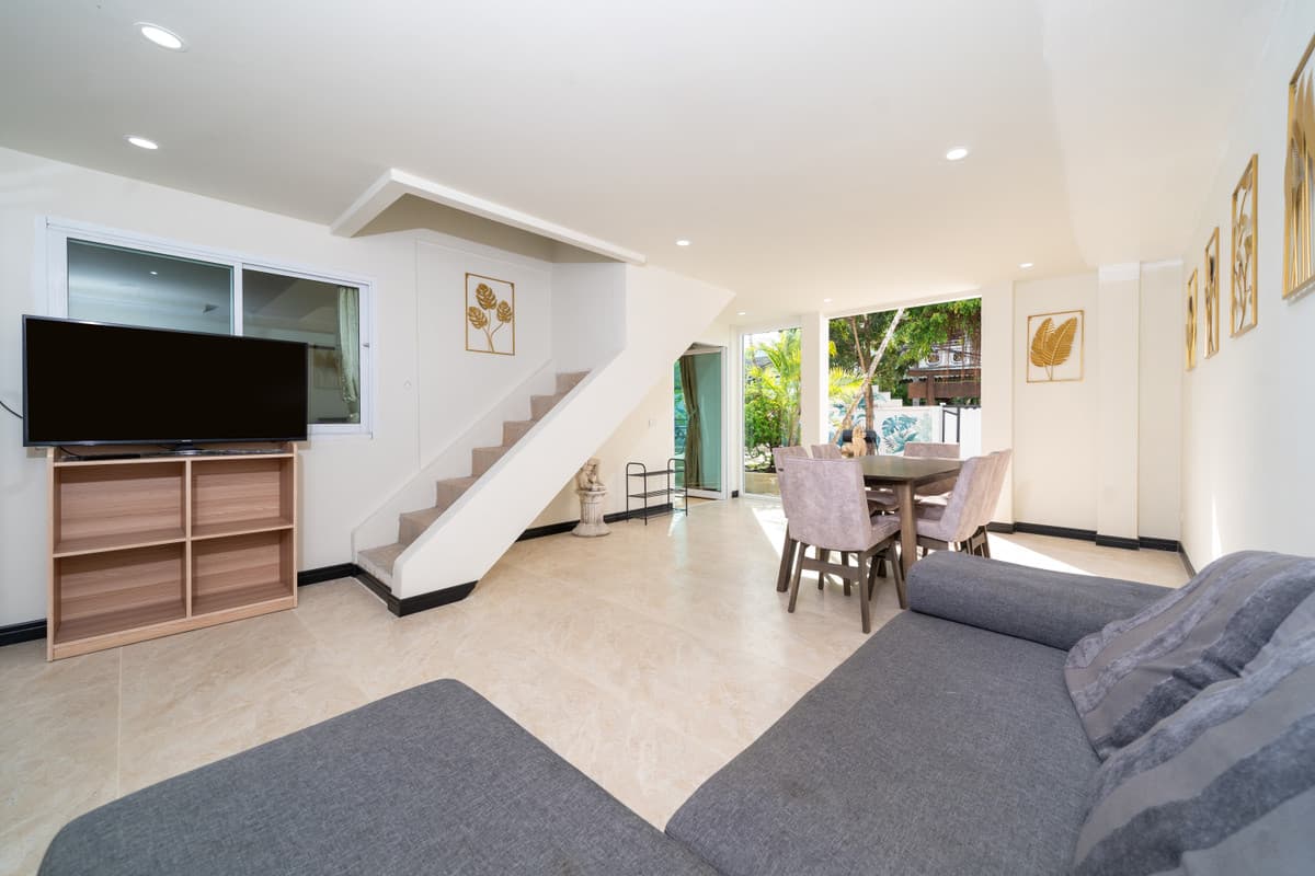 5-Bedroom Private Villa with Pool & Garden Views in Kamala, Phuket - U5897850 - image 4