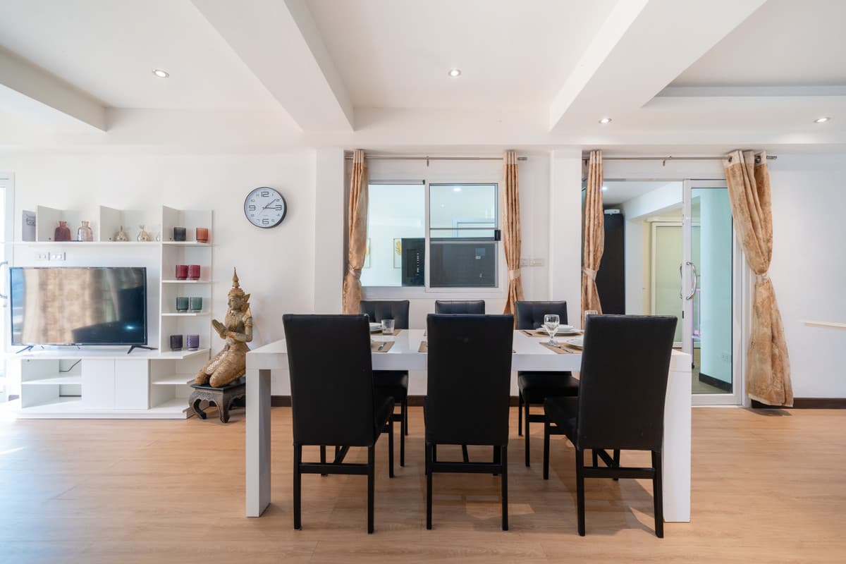 5-Bedroom Private Villa with Pool & Garden Views in Kamala, Phuket - U5897850 - image 8