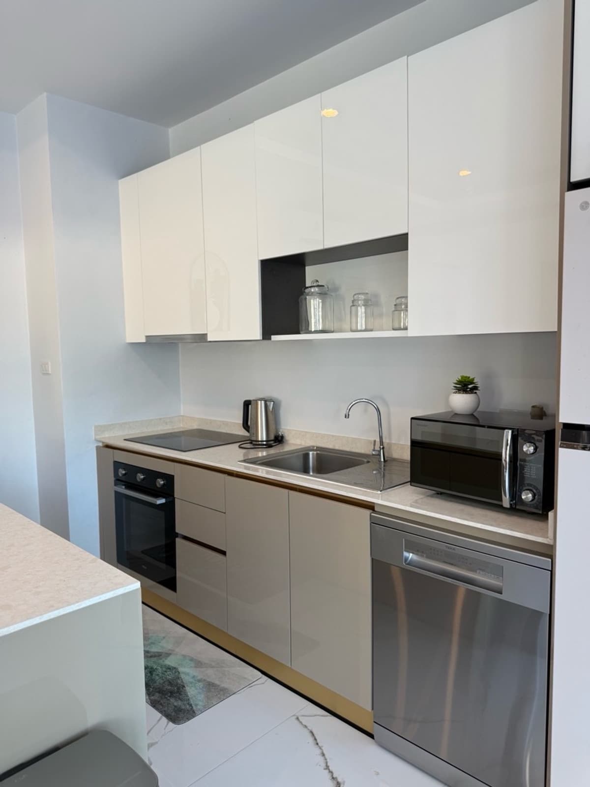 Modern Luxury 4 bedrooms pool villa in Rawai - image 6