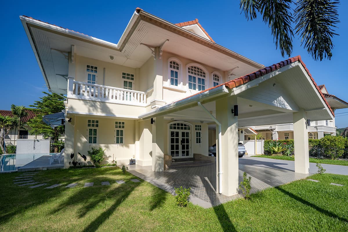 Executive Home: 554 sq m with large swimming pool The Heritage Phuket.