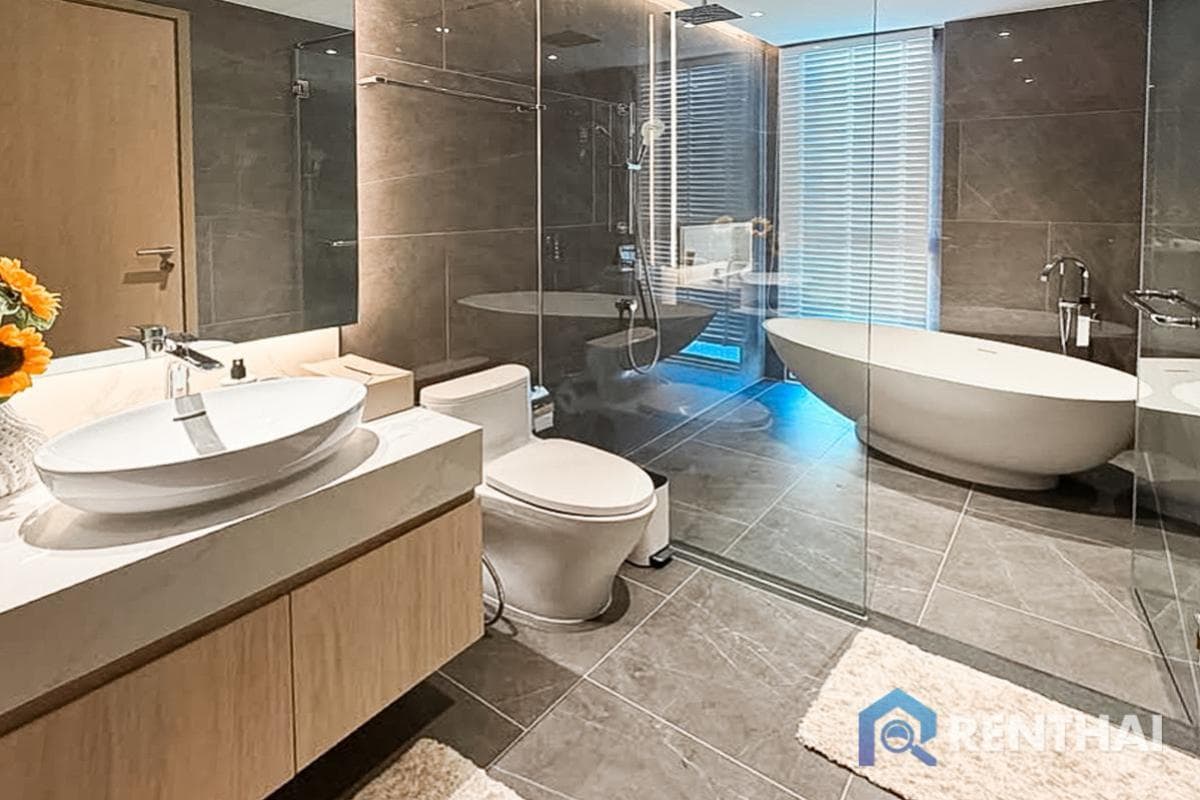 Brand new Brand New 2-Bedroom Condominium at The Aqua Luxury - image 4