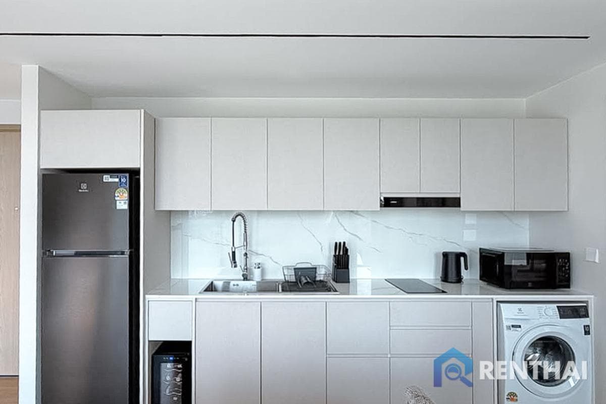 Brand new Brand New 2-Bedroom Condominium at The Aqua Luxury - image 6