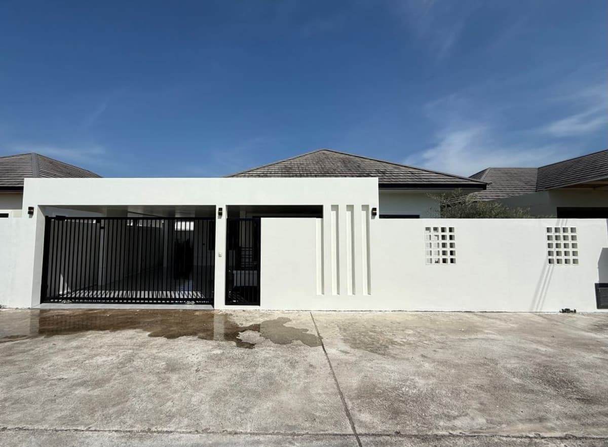 Mandara Villa Village for sale, Thalang - Ya Chan, big house, lots of space, convenient, full beautiful garden.