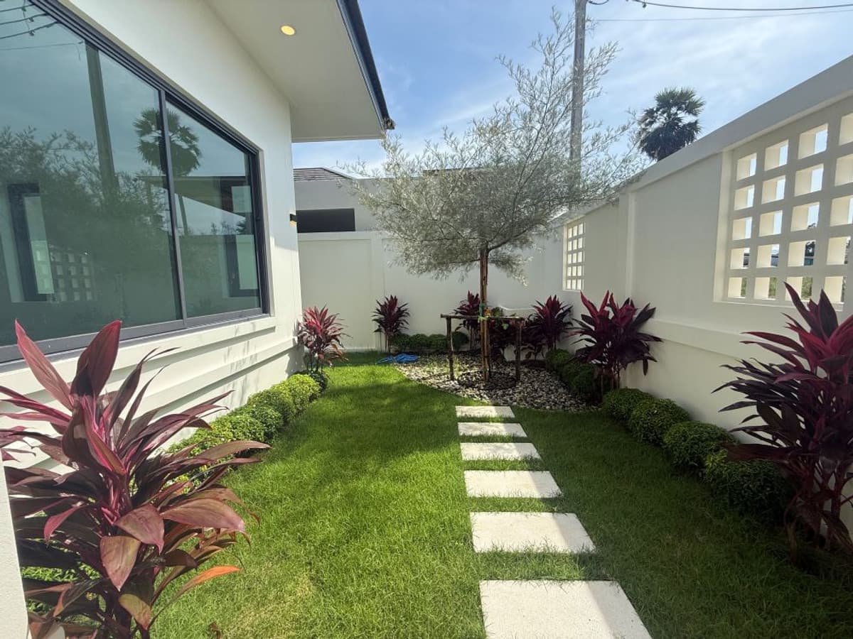 Mandara Villa Village for sale, Thalang - Ya Chan, big house, lots of space, convenient, full beautiful garden. - image 2