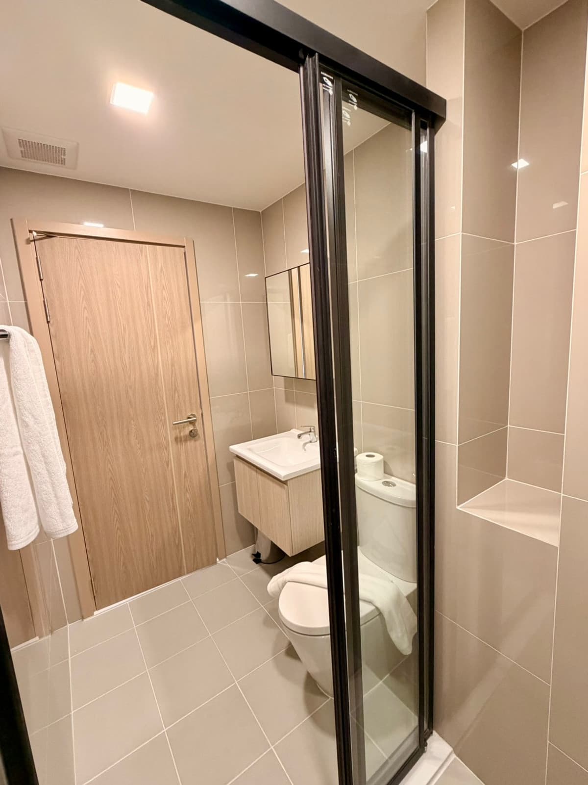 Condo for rent, The Base Bukit Phuket, The Base Bukit, prime location in the heart of Phuket, 5 minutes walk to Central. - image 6