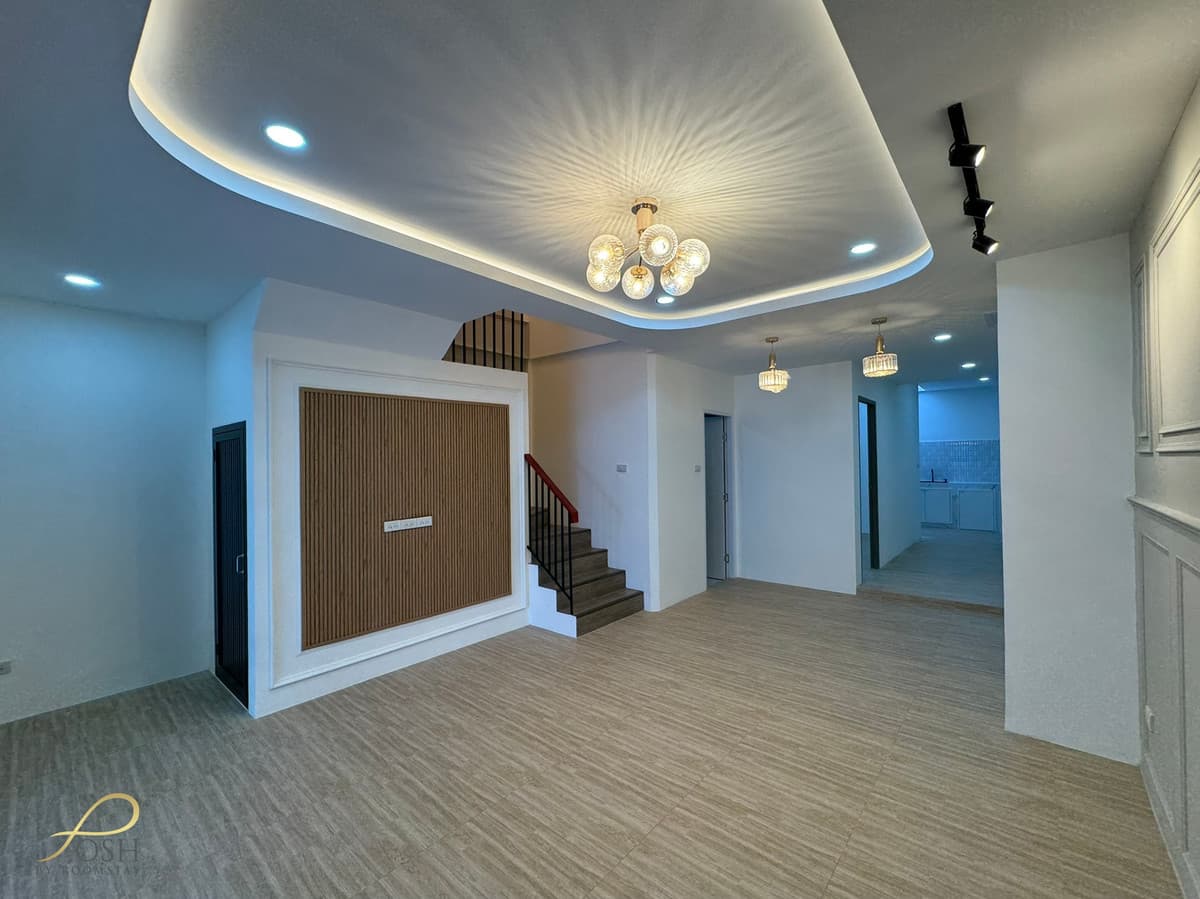 Fully Renovated 2-Storey Townhouse in Thepkrasattri Soi, Ratsada | Private Backyard with Green View | 3 Beds 2 Baths | 24 sq.wah | Only 3 Minutes to Super Cheap - image 7