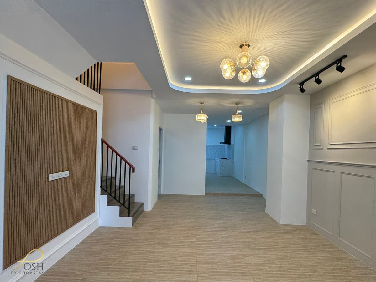 Fully Renovated 2-Storey Townhouse in Thepkrasattri Soi, Ratsada | Private Backyard with Green View | 3 Beds 2 Baths | 24 sq.wah | Only 3 Minutes to Super Cheap - image 6