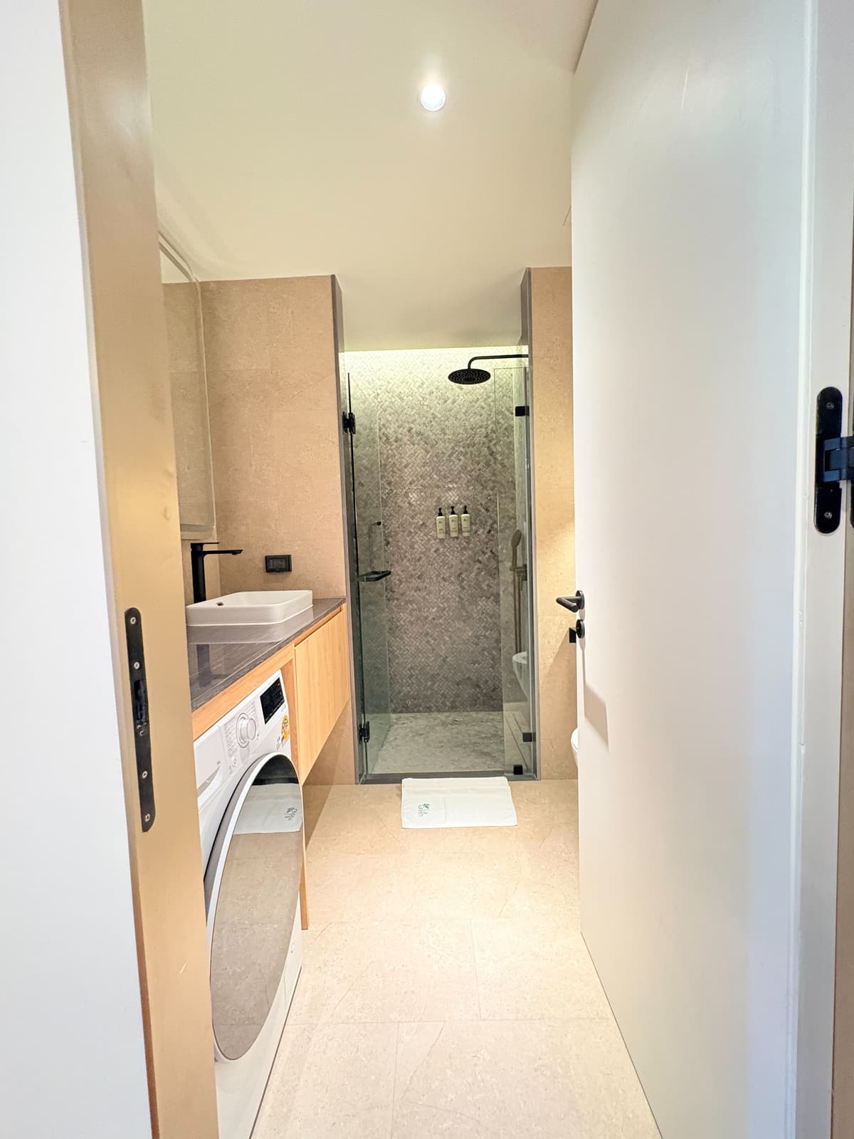 For Sale: 2 Bedrooms Condo Fully Furnished at Layan Green Park Phuket - image 6