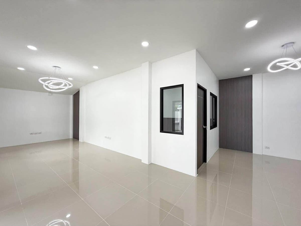 Selling very cheap!! One-story corner house, newly renovated, Wongsiri Village, prime location, Mueang District, Phuket Province, just 3 minutes to Robinson Chalong. - image 6