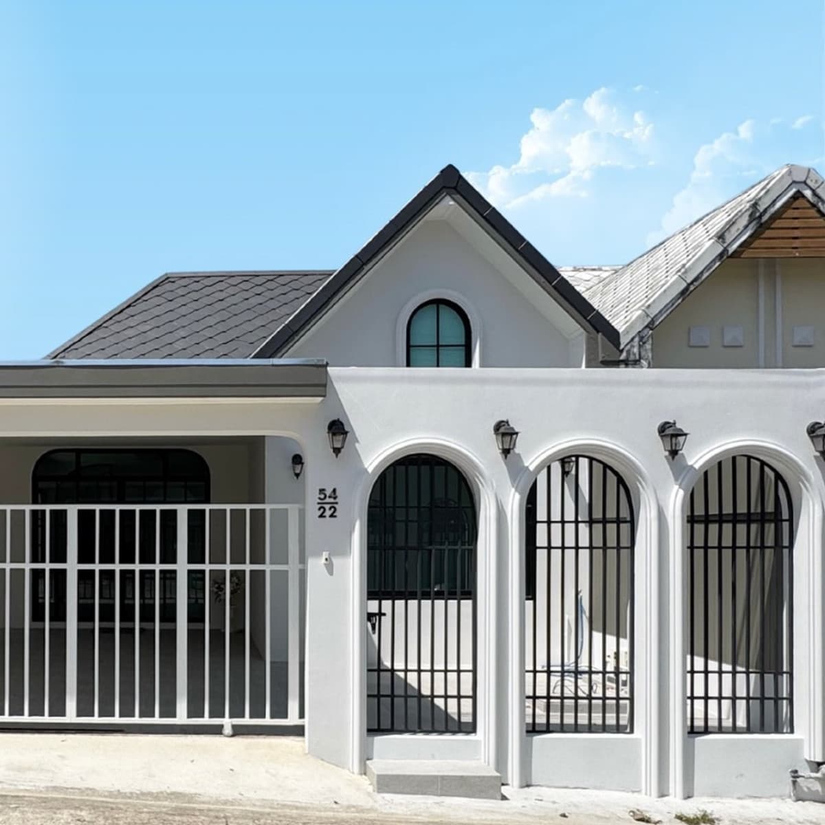 Promphan Village, Pa Khlok, Thalang, semi-detached houses, spacious living space.  Newly renovated in Modern English style. - image 2