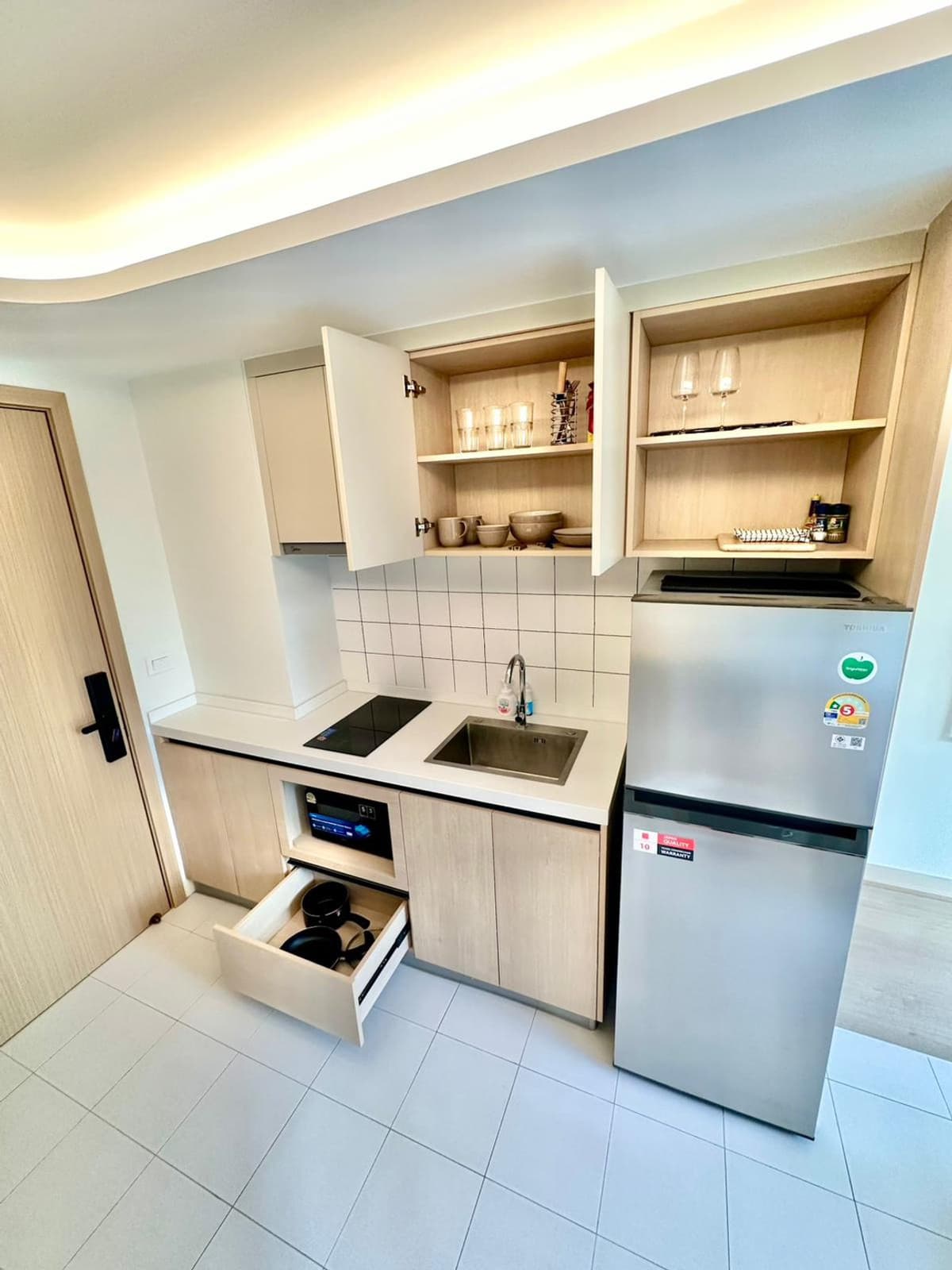 FOR SALE & RENT: Stunning Resort-Style Condo in Kamala, Phuket! (Fantasea Condo Kamala) - image 2