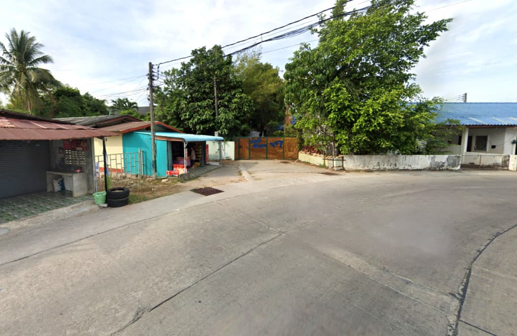 House and land for sale, 143.5 square wah (approximately 552 square meters). Prime location in the heart of Phuket town. - image 3