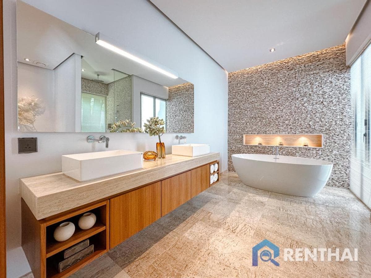 5 beds 1352 sqm - image 4