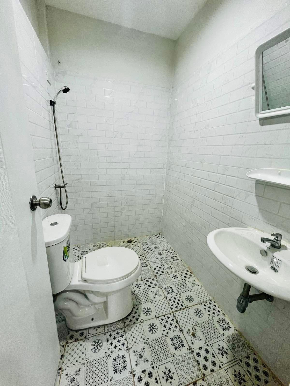 Renovated house ready to move in On a potential location in Thalang Definition of perfection for living and long term investment Ready to generate income immediately from purchase  Near Robinson Thalang Surrounded by complete convenience - image 5