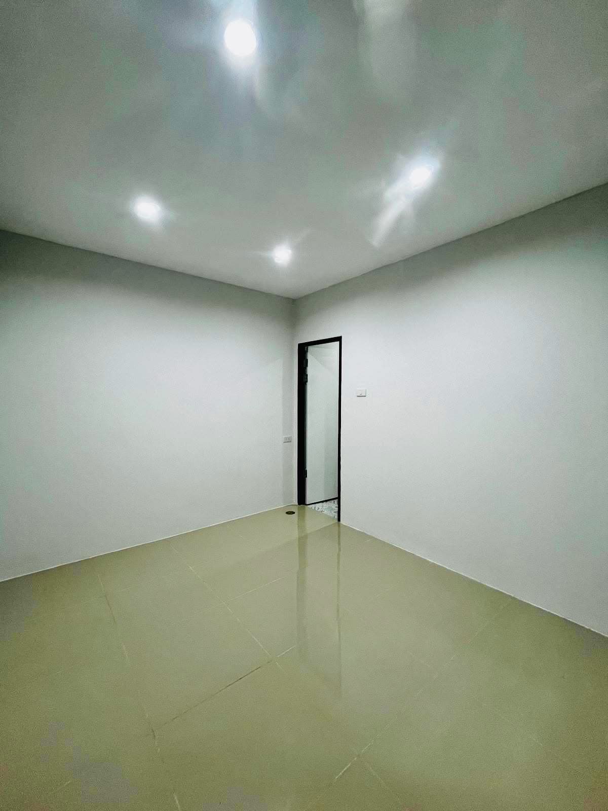 Renovated house ready to move in On a potential location in Thalang Definition of perfection for living and long term investment Ready to generate income immediately from purchase  Near Robinson Thalang Surrounded by complete convenience - image 6