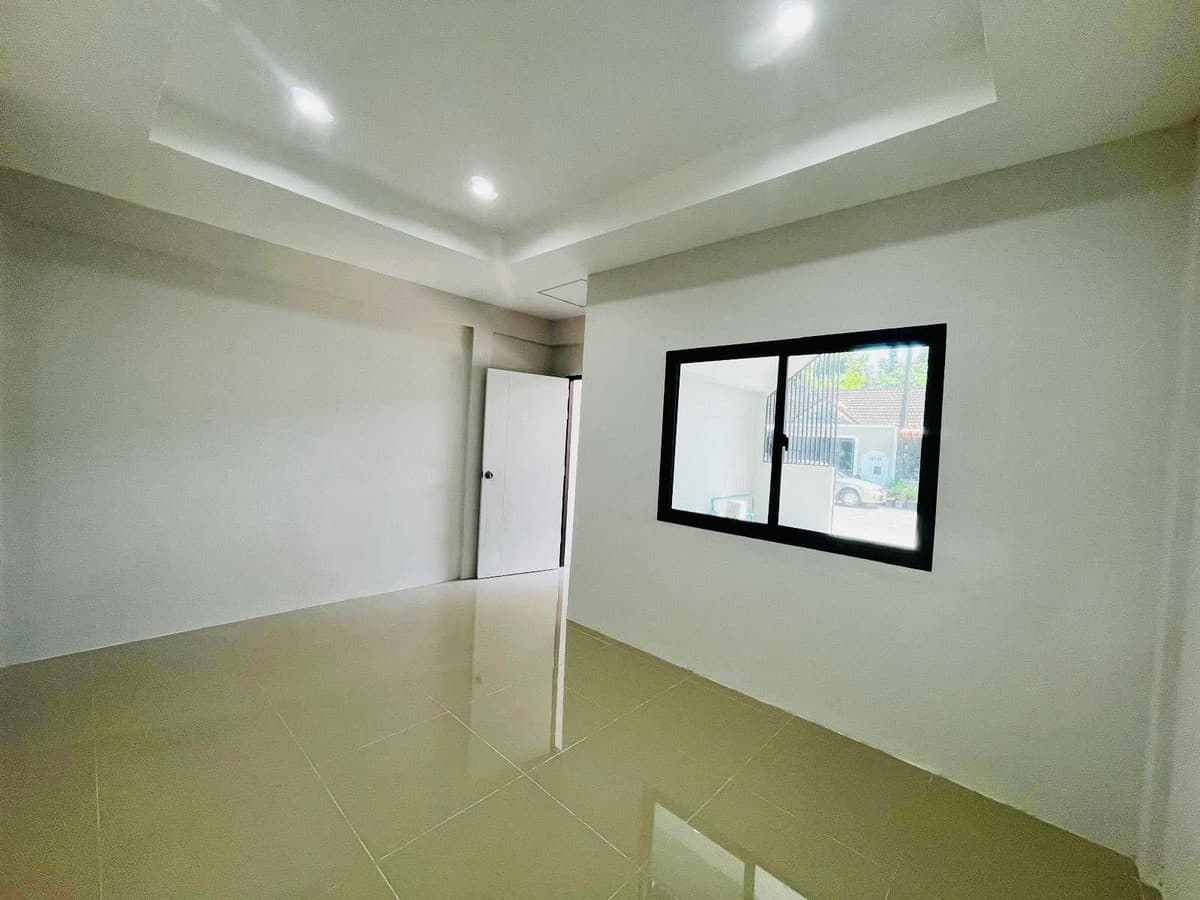 Renovated house ready to move in On a potential location in Thalang Definition of perfection for living and long term investment Ready to generate income immediately from purchase  Near Robinson Thalang Surrounded by complete convenience - image 2