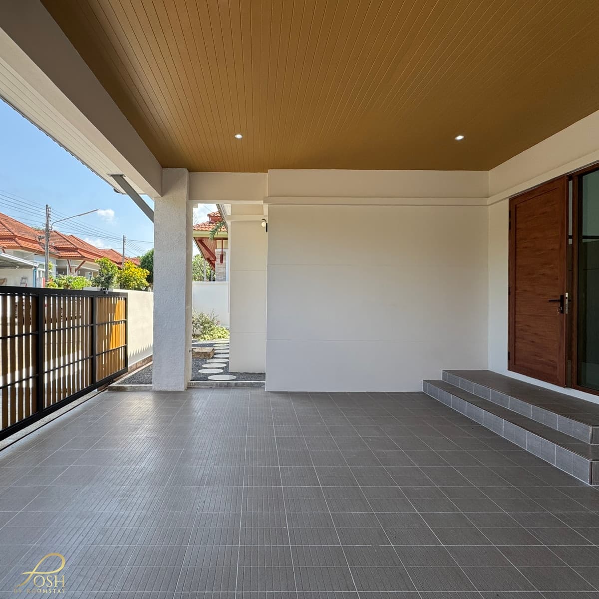 Newly renovated single house location near the Monument and Robinson Lifestyle, just 2 minutes away The Valley, Manik, Thalang - image 3