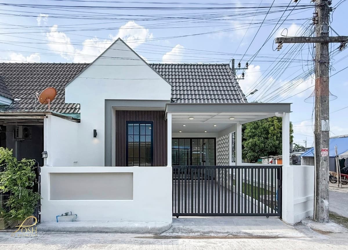 Newly Renovated Corner Townhouse Located in Baan Kian, Thalang Thanathownhome Village